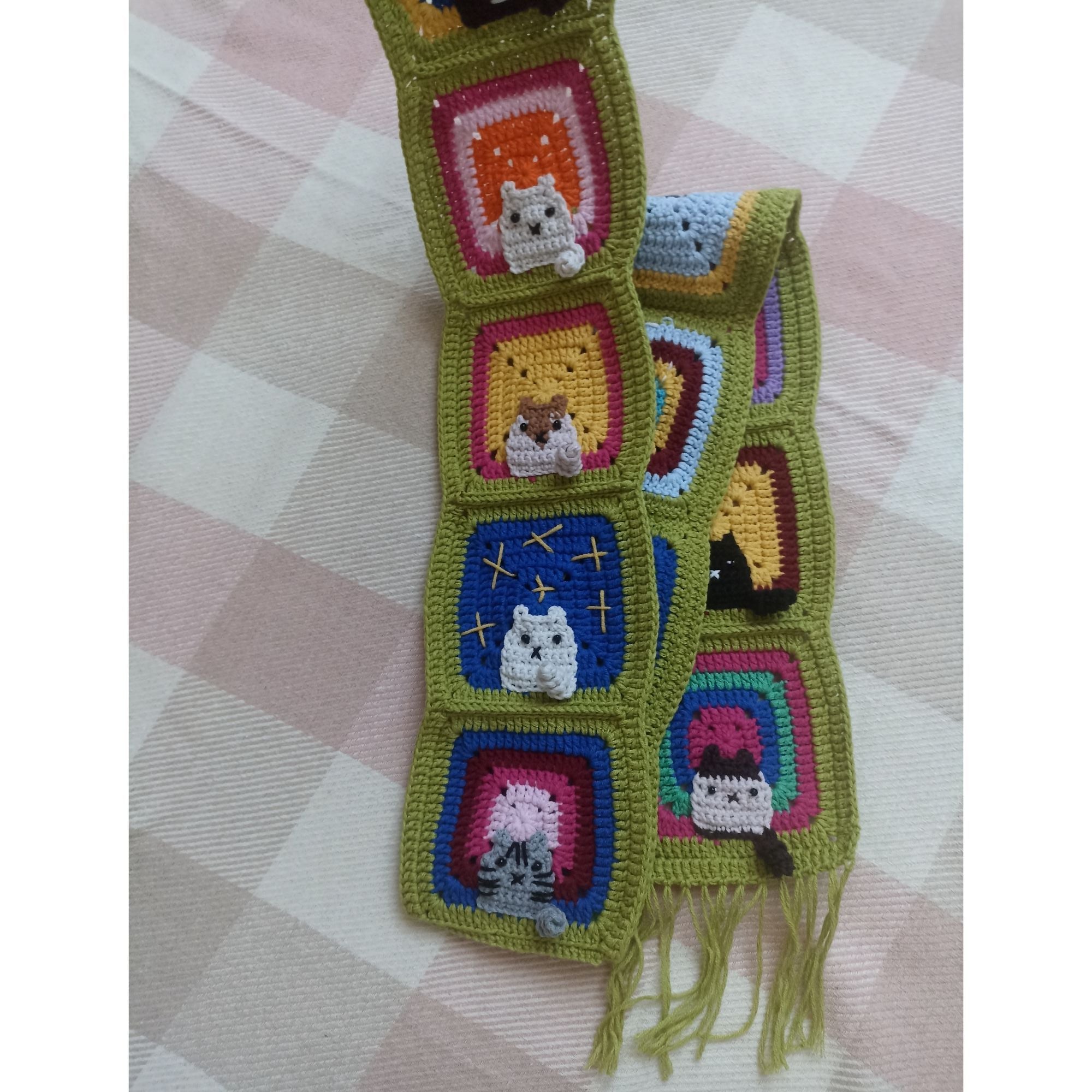 Örgü Kedili Bere ve Atkı İkili Set - Fıstık Yeşili - Kedi Temalı Örgü Atkı ve Ponponlu Örgü Bere