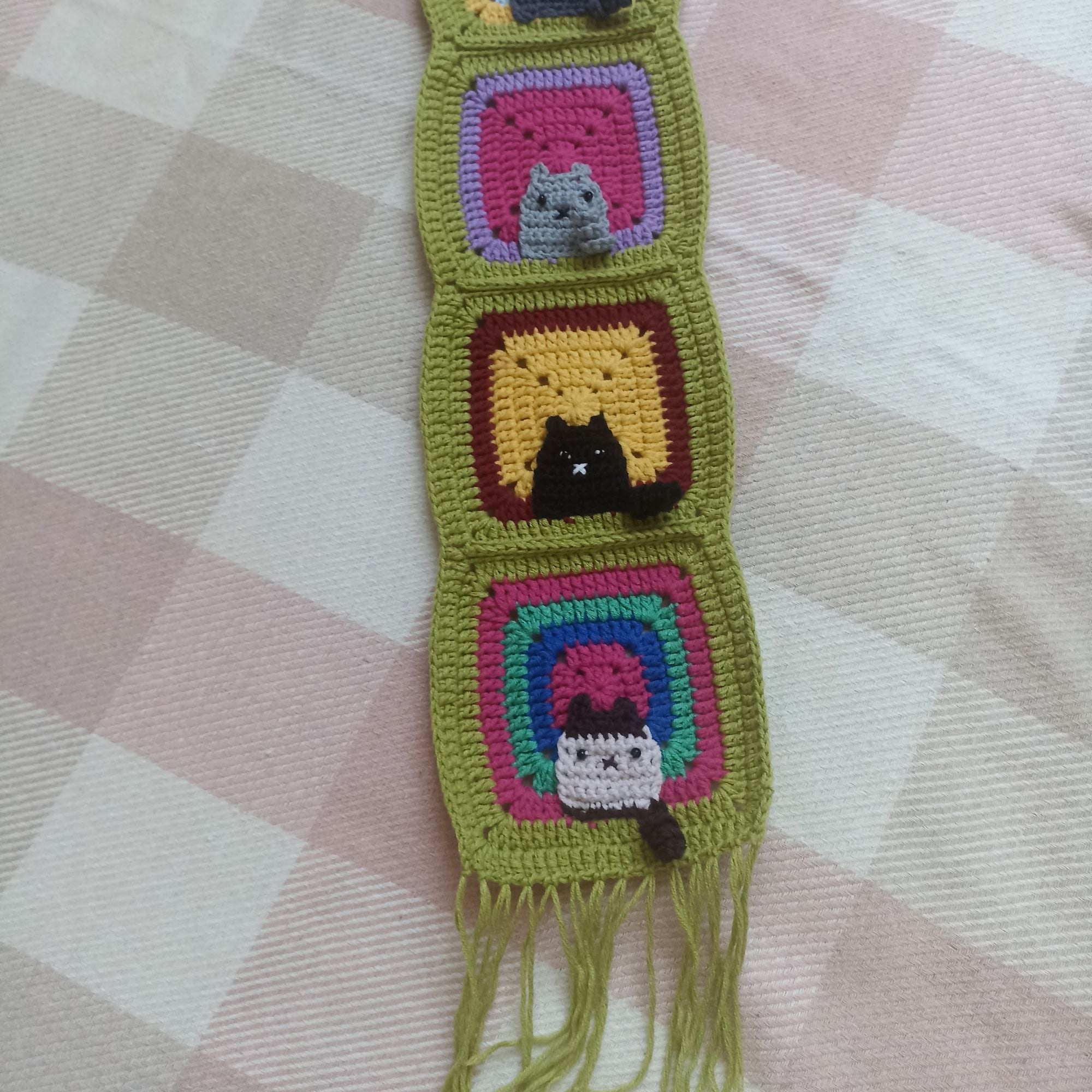 Cat Pattern Crochet Scarf - Pistachio Green / Ecru / Coffee / Pink