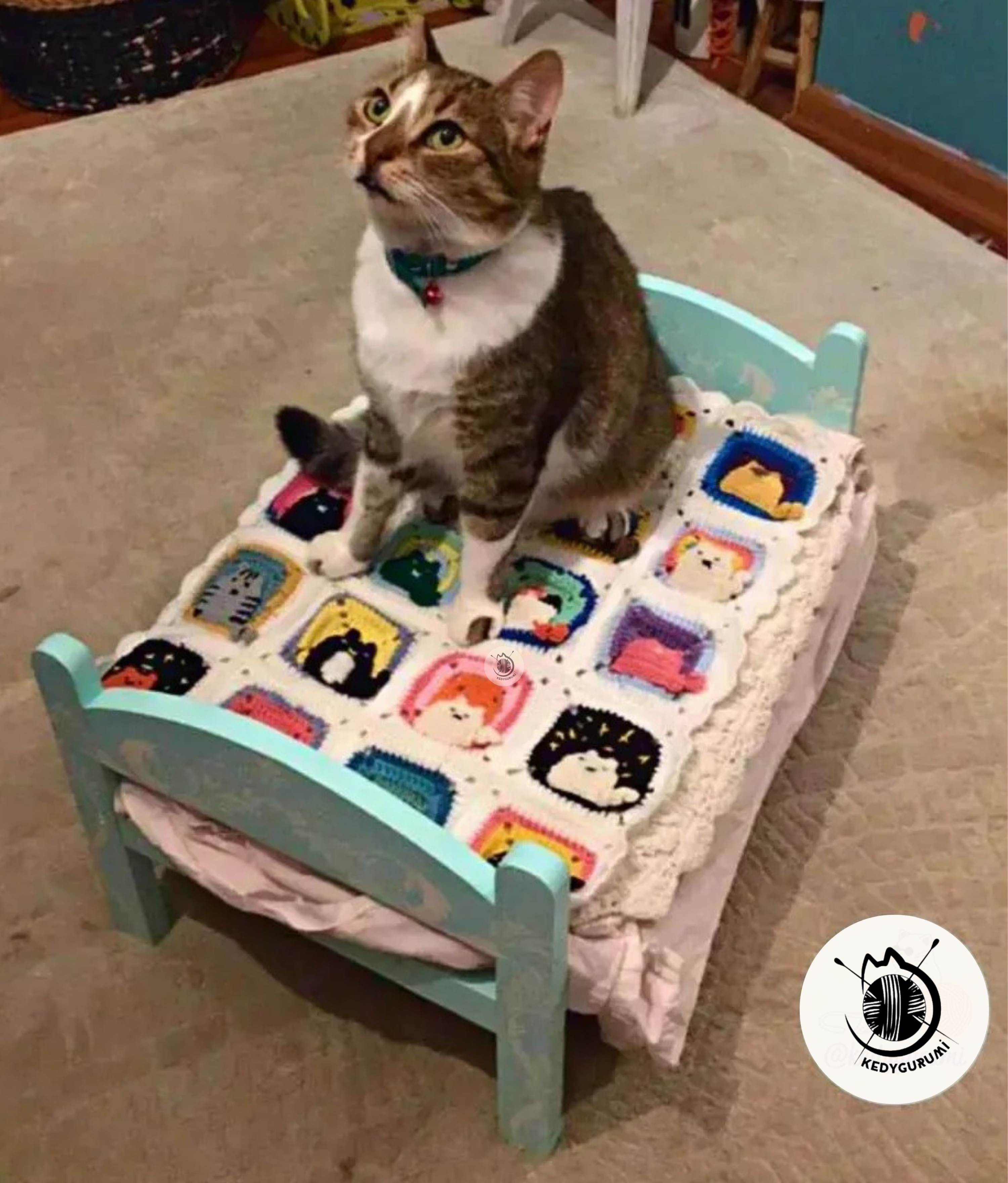 Kedili Örgü Kedi Battaniyesi - Çanta Süsü Hediyeli Kedi Motifli Battaniye