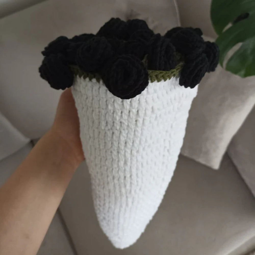 El Yapımı Siyah Gül Buket Battaniye