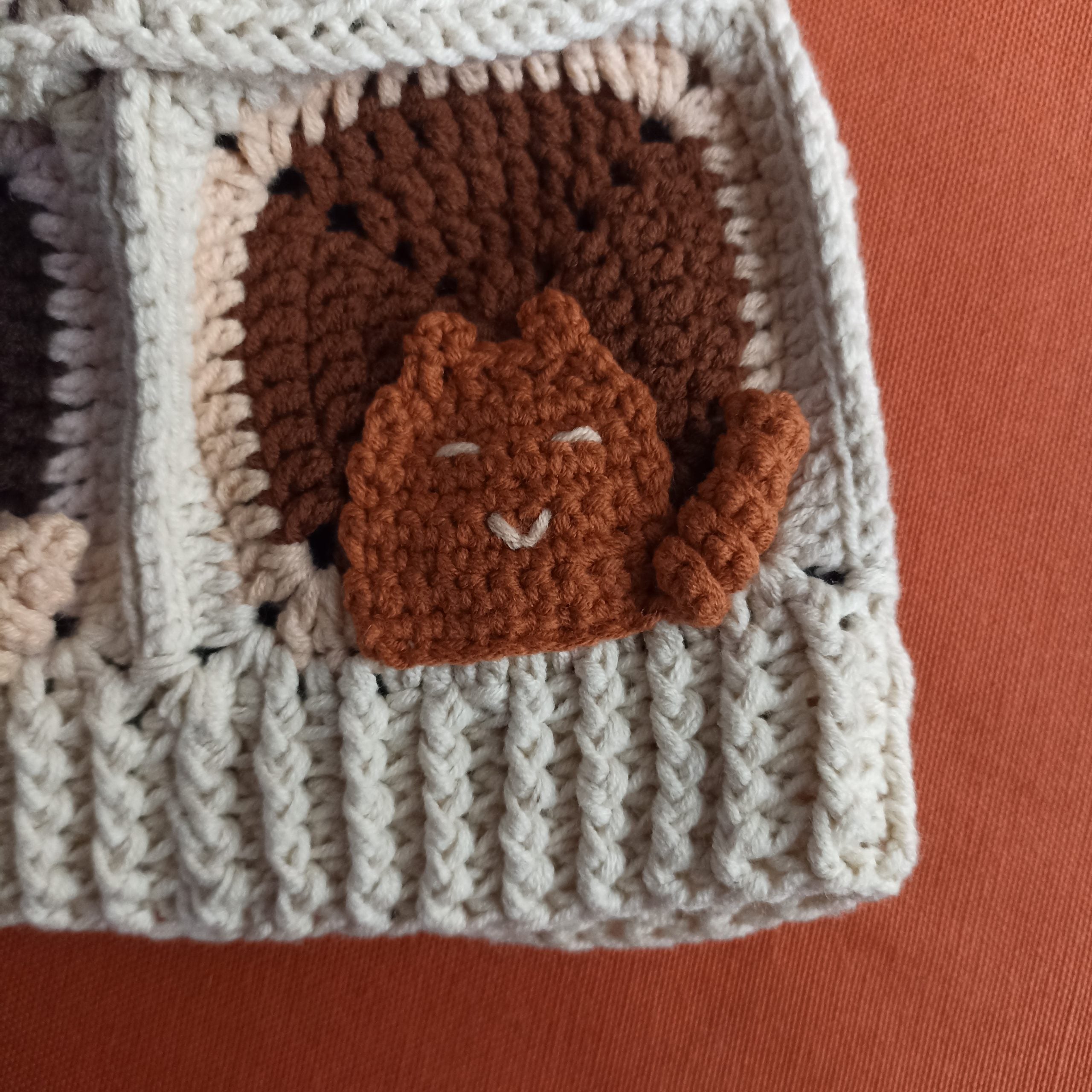 Kedi Motifli Ponponlu Örgü Bere - Kahverengi - El Örgüsü Kışlık Şapka