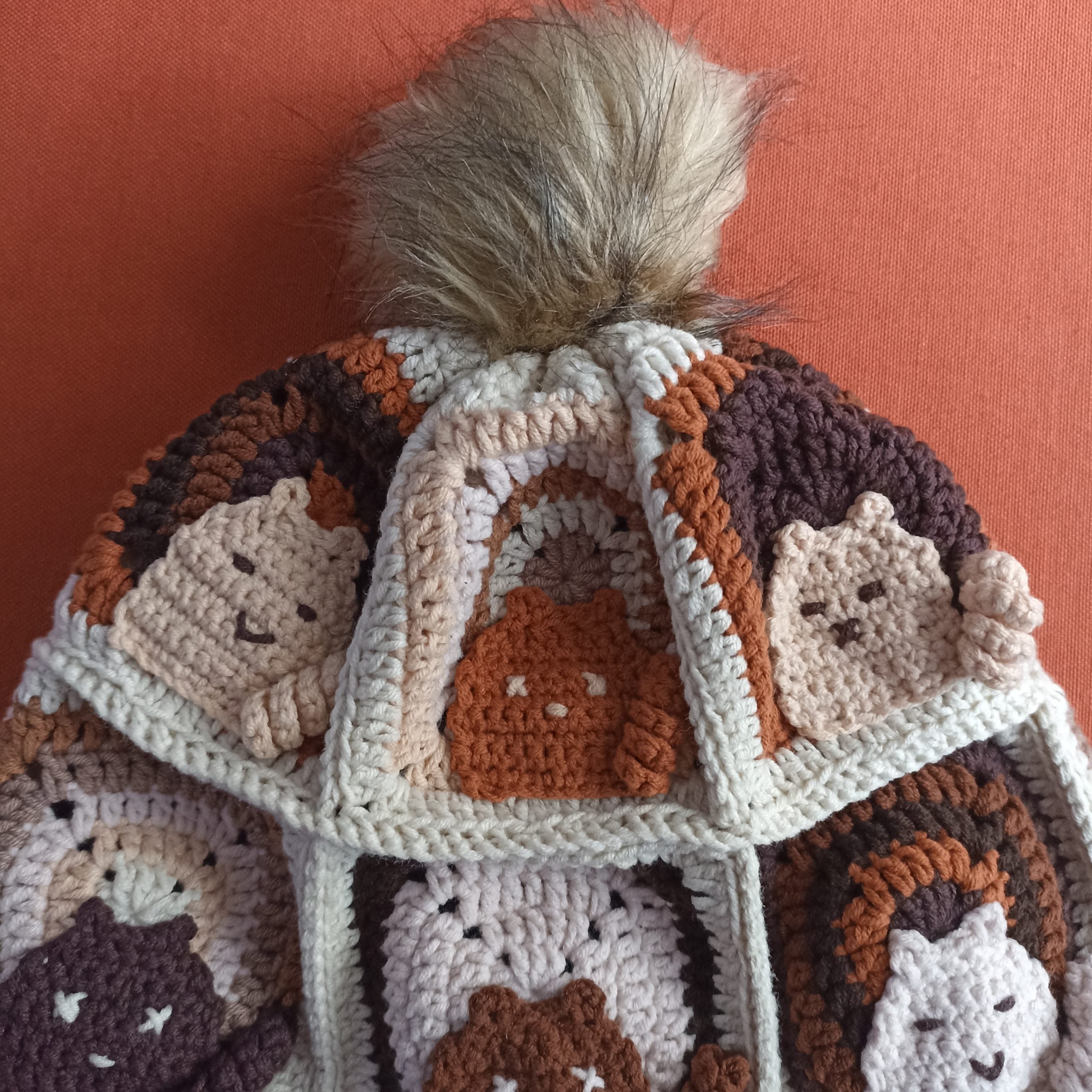 Kedi Motifli Ponponlu Örgü Bere - Kahverengi - El Örgüsü Kışlık Şapka