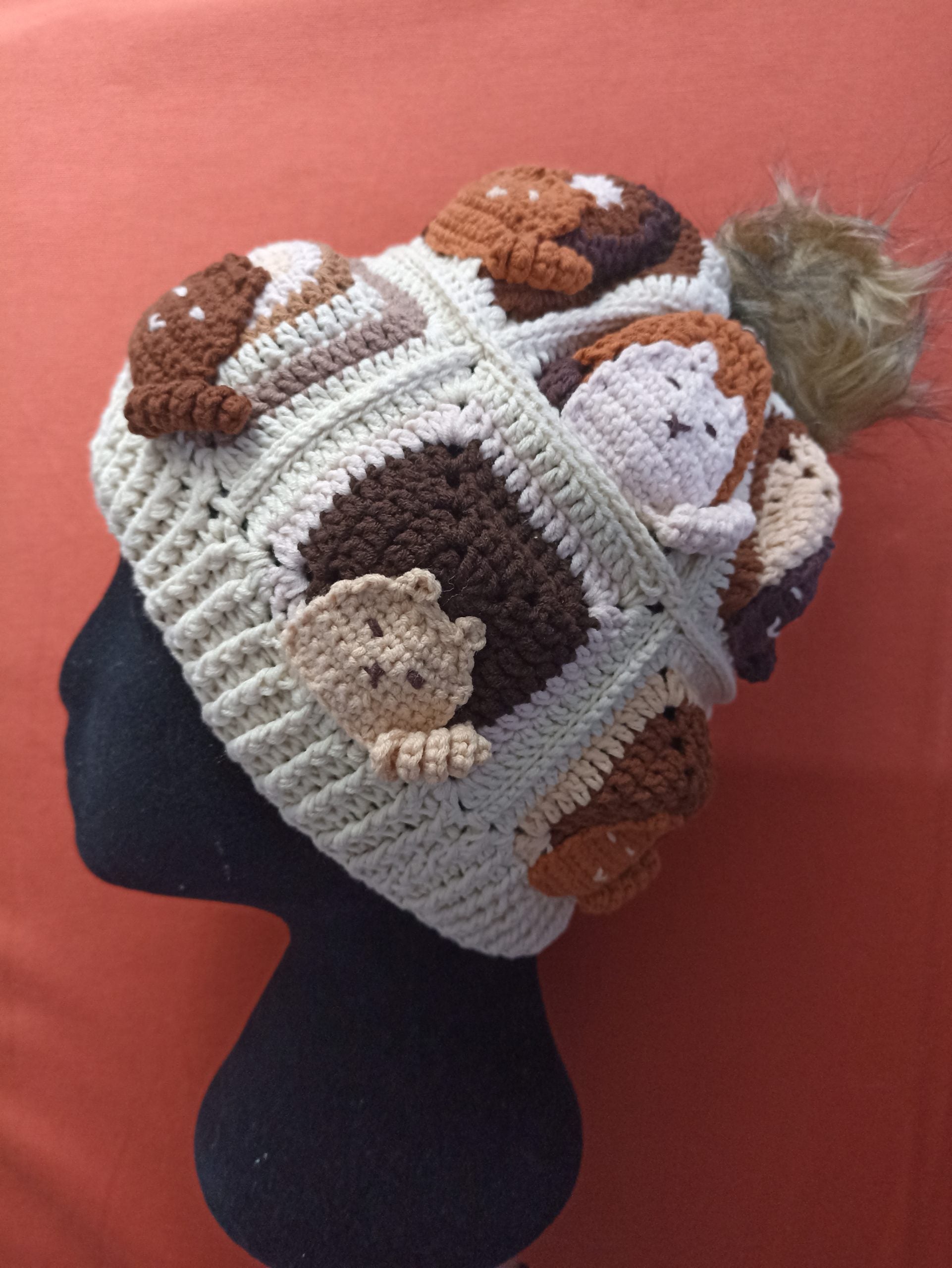 Kedi Motifli Ponponlu Örgü Bere - Kahverengi - El Örgüsü Kışlık Şapka