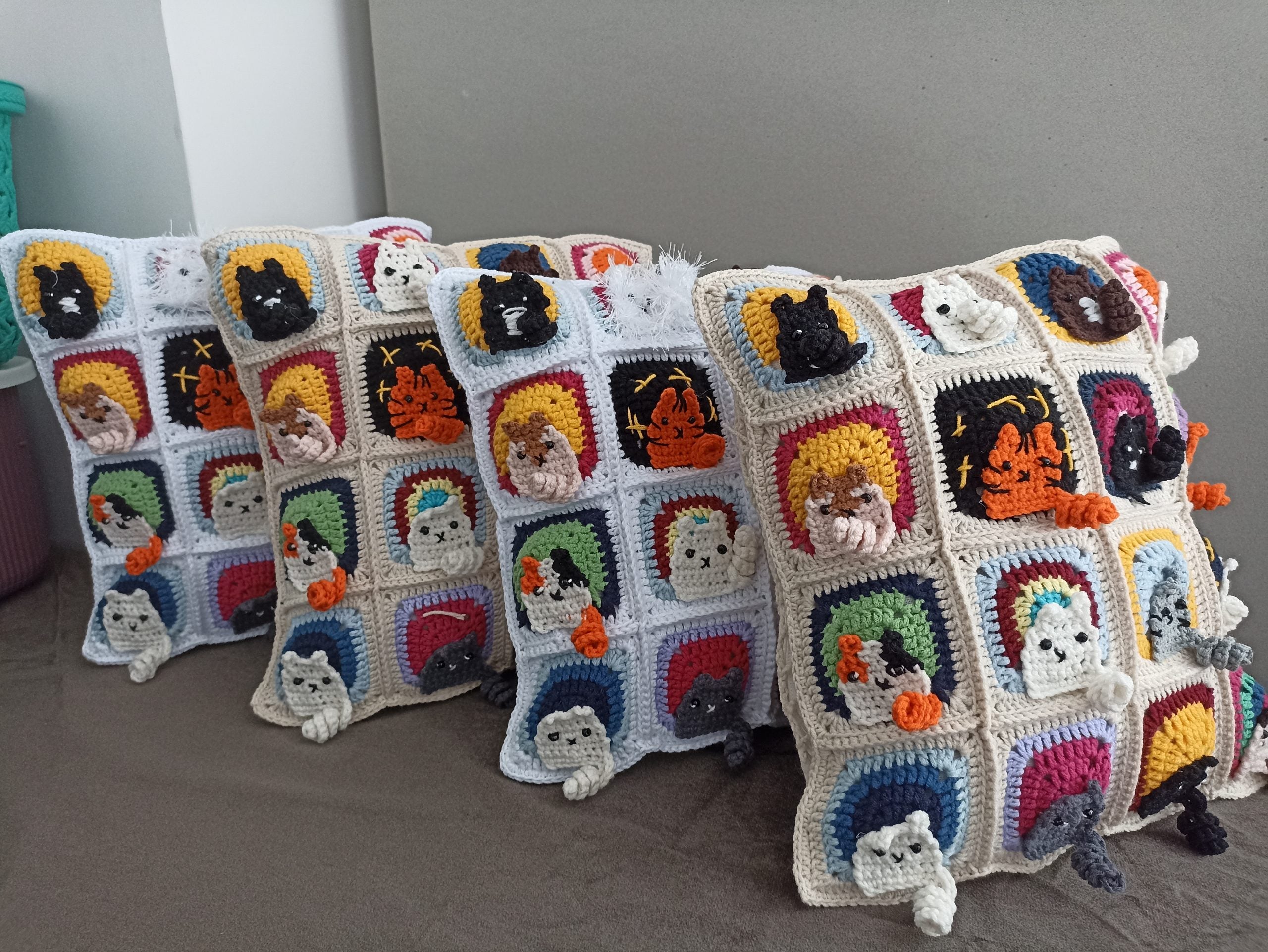 Kedili Kırlent Ekru, Kedi Motifli Örgü Kırlent Kılıfı, Kedi Temalı Yastık Kılıfı