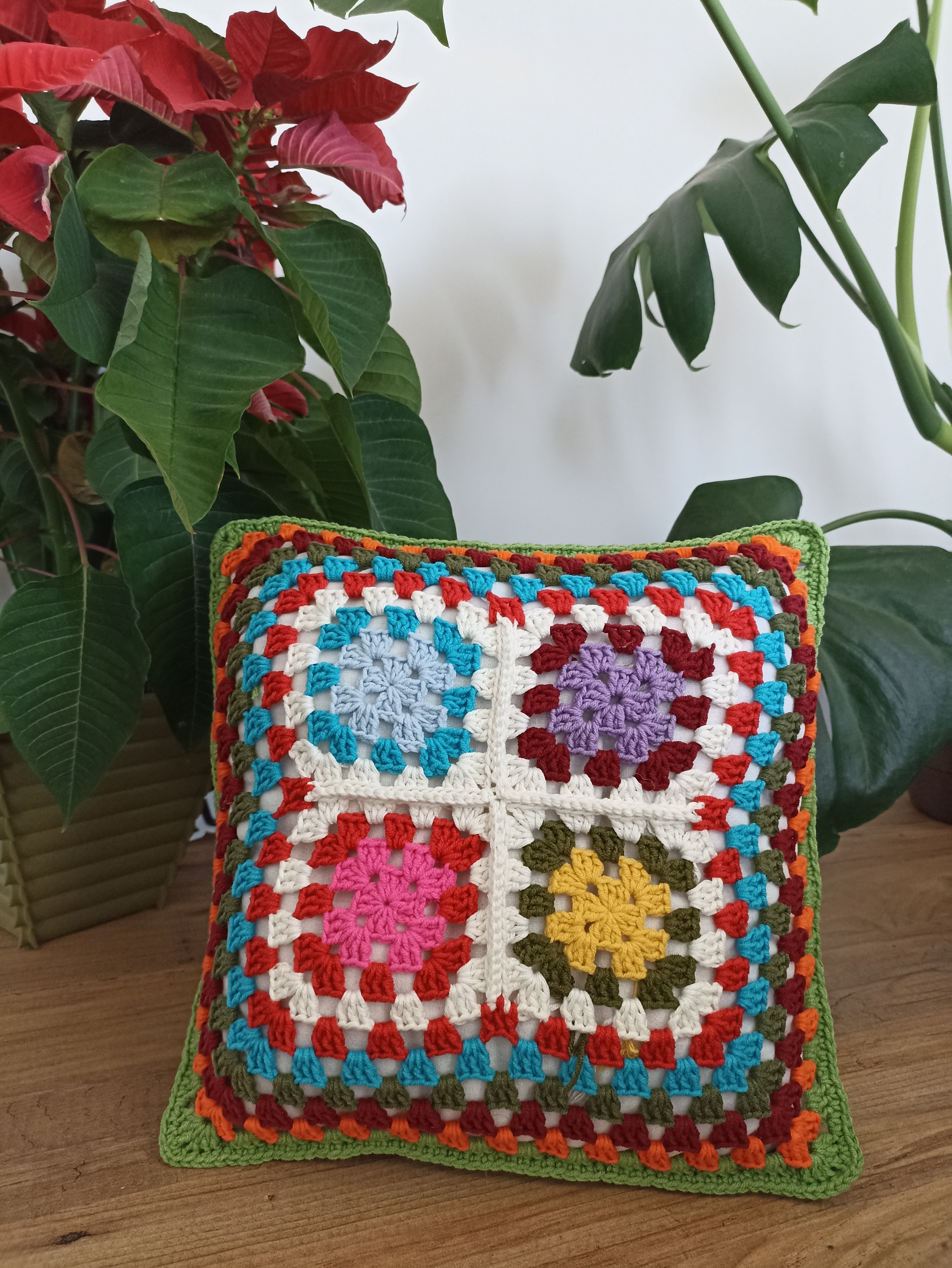 Granny Square Örgü Kırlent Kılıfı - 10 Farklı Model Seçeneği - Tığ İşi Motifli Kırlent Kılıfı - Karışık Renkli El Örgüsü Kırlent Kılıfı