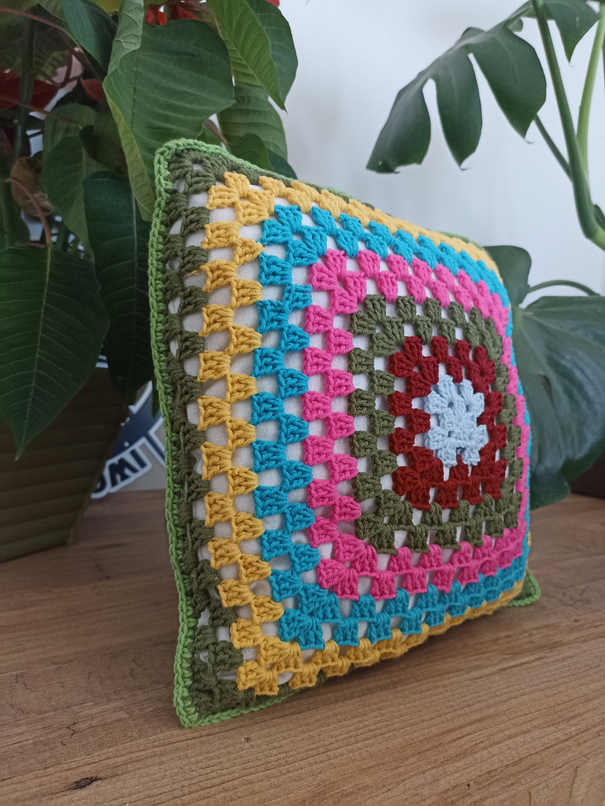 Granny Square Örgü Kırlent Kılıfı - 10 Farklı Model Seçeneği - Tığ İşi Motifli Kırlent Kılıfı - Karışık Renkli El Örgüsü Kırlent Kılıfı
