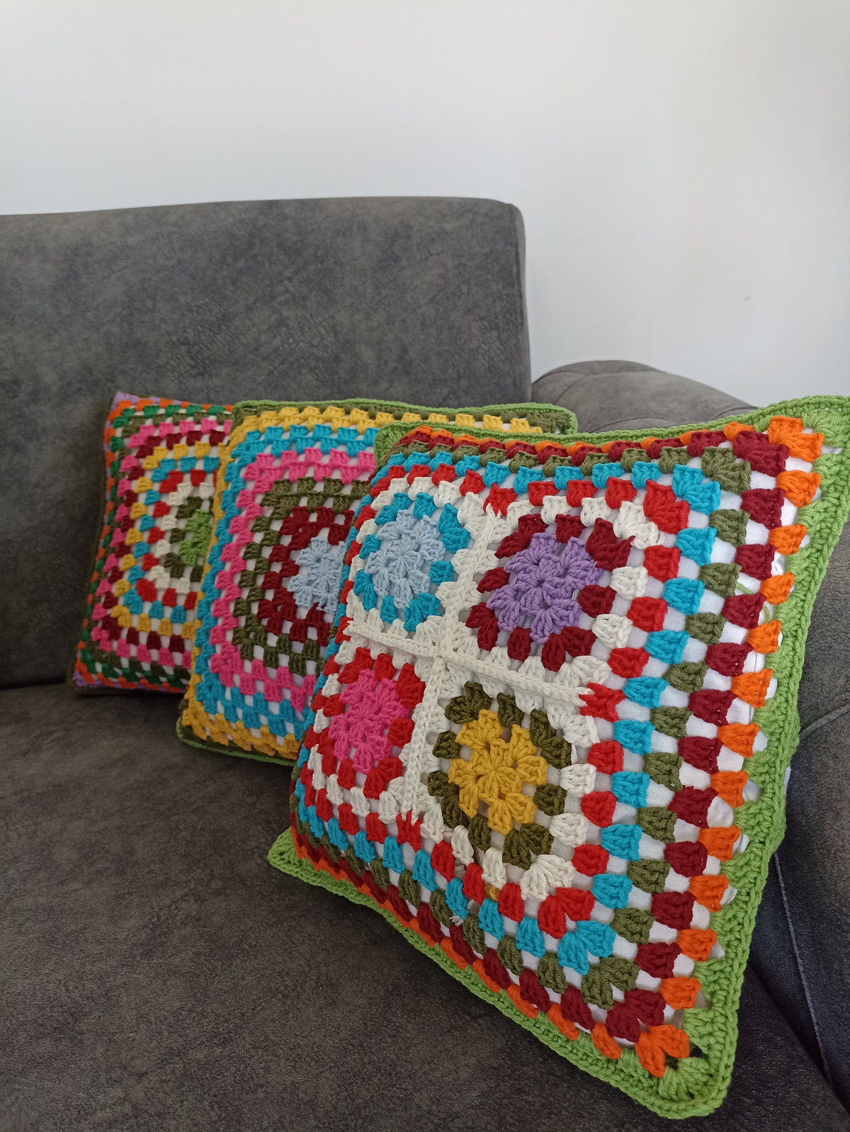 Granny Square Örgü Kırlent Kılıfı - 10 Farklı Model Seçeneği - Tığ İşi Motifli Kırlent Kılıfı - Karışık Renkli El Örgüsü Kırlent Kılıfı