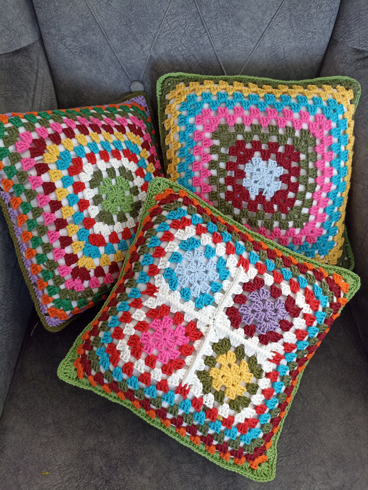 Granny Square Örgü Kırlent Kılıfı - 10 Farklı Model Seçeneği - Tığ İşi Motifli Kırlent Kılıfı - Karışık Renkli El Örgüsü Kırlent Kılıfı