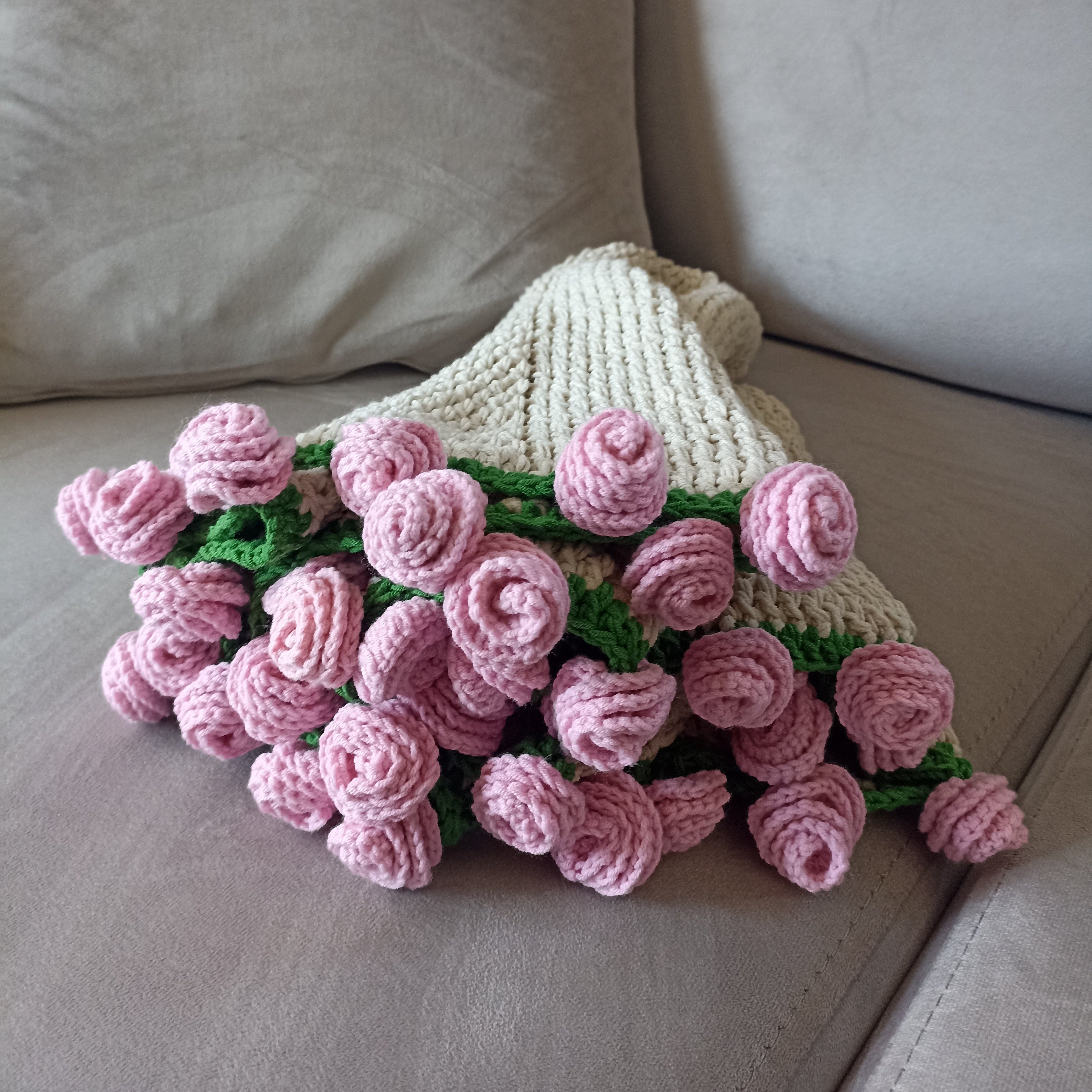 El Yapımı Pembe Gül Buket Battaniye