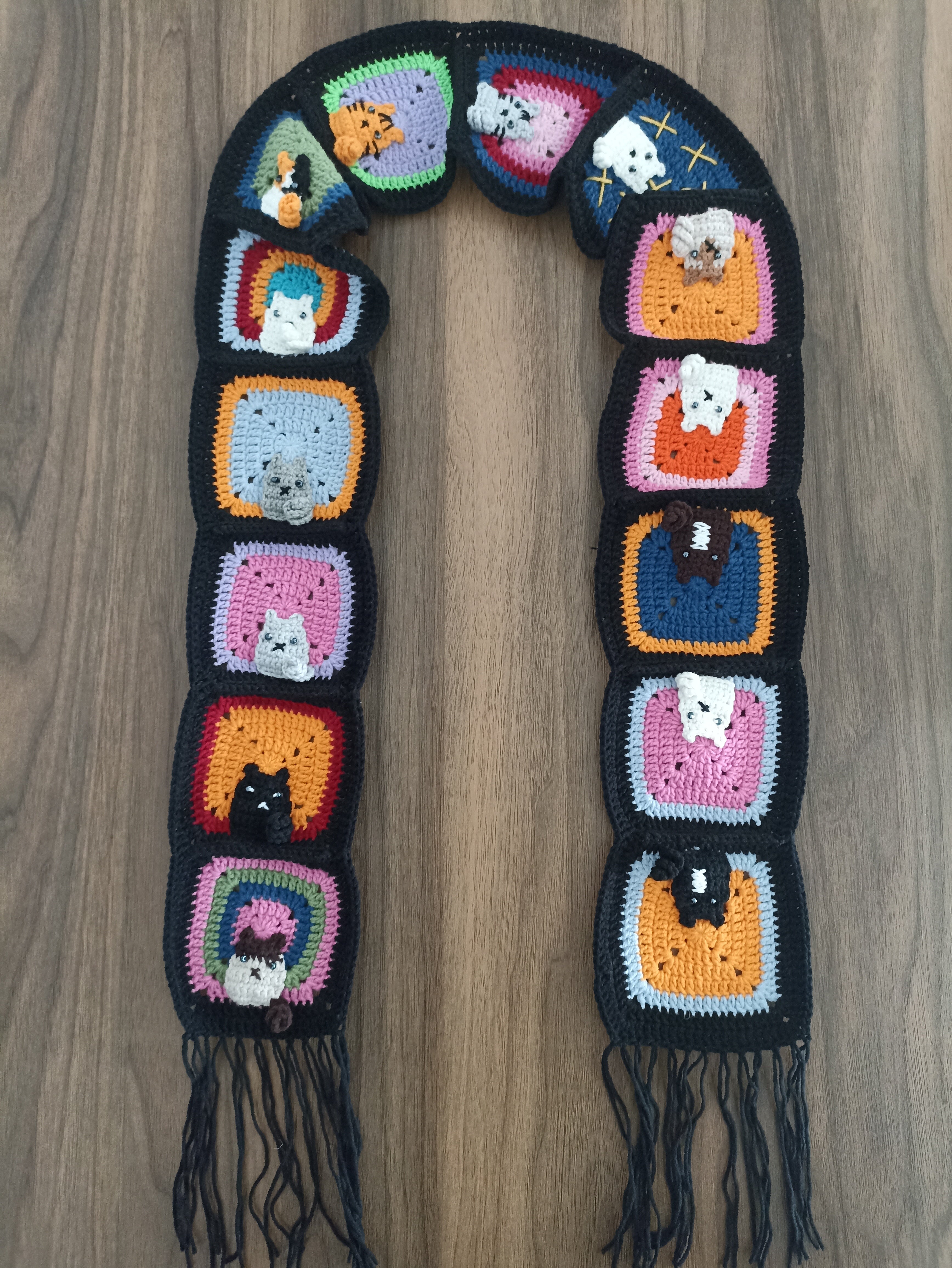 Kedi Motifli Örgü Atkı - Siyah- El Örgüsü Kedili Atkı - Kedi Temalı Kışlık Atkı