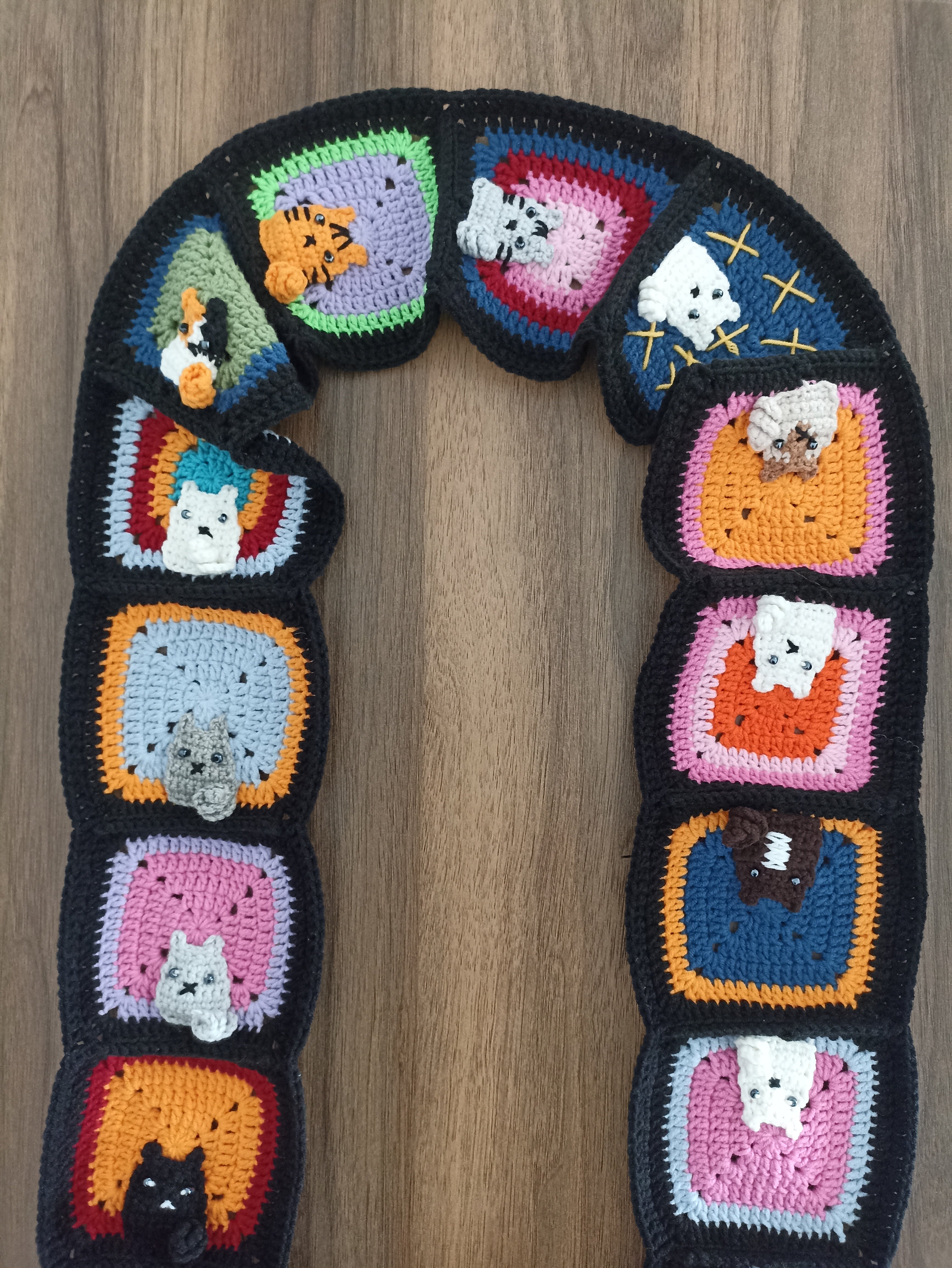 Kedi Motifli Örgü Atkı - Siyah- El Örgüsü Kedili Atkı - Kedi Temalı Kışlık Atkı