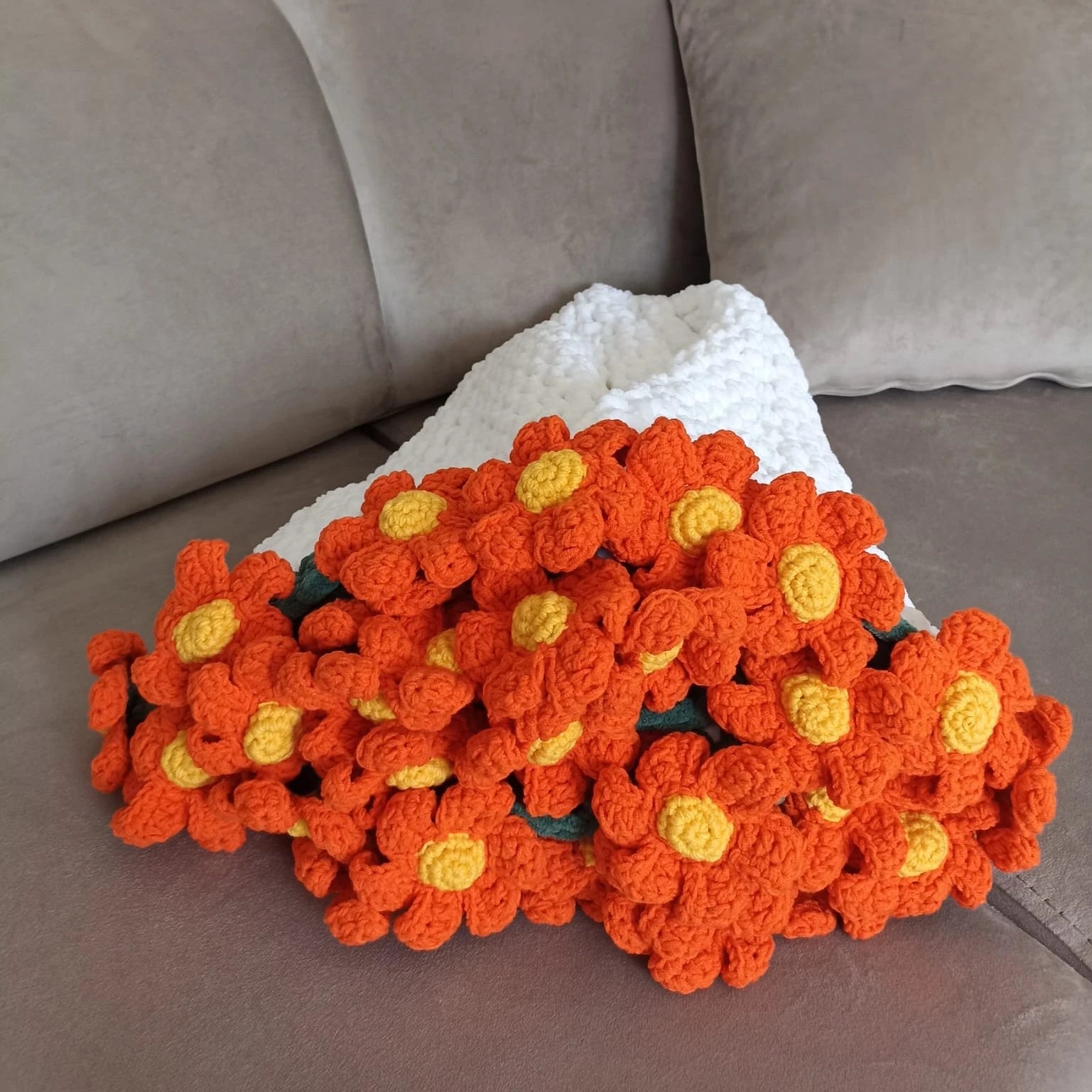 El Yapımı Turuncu Papatya Kadife Buket Battaniye - Turuncu Papatya- Tasarım Ürün (80 cm - 100 cm - 120 cm çapında)