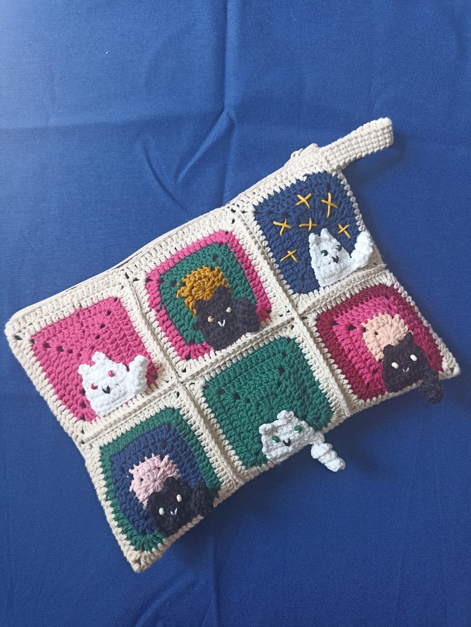Kedili Örgü Makyaj Çantası/Kalemlik/Tablet Çantası