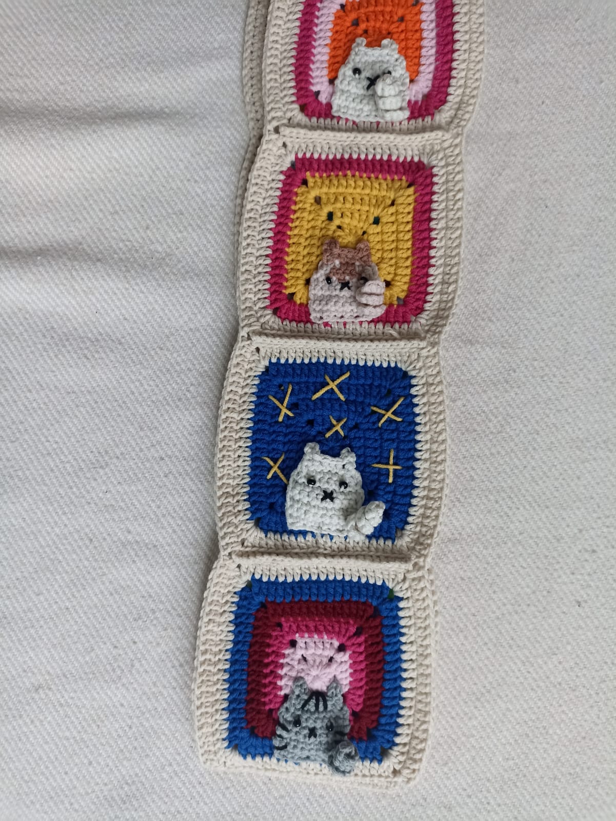 Kedi Motifli Örgü Atkı - Ekru - El Örgüsü Kedili Atkı - Kedi Temalı Kışlık Atkı