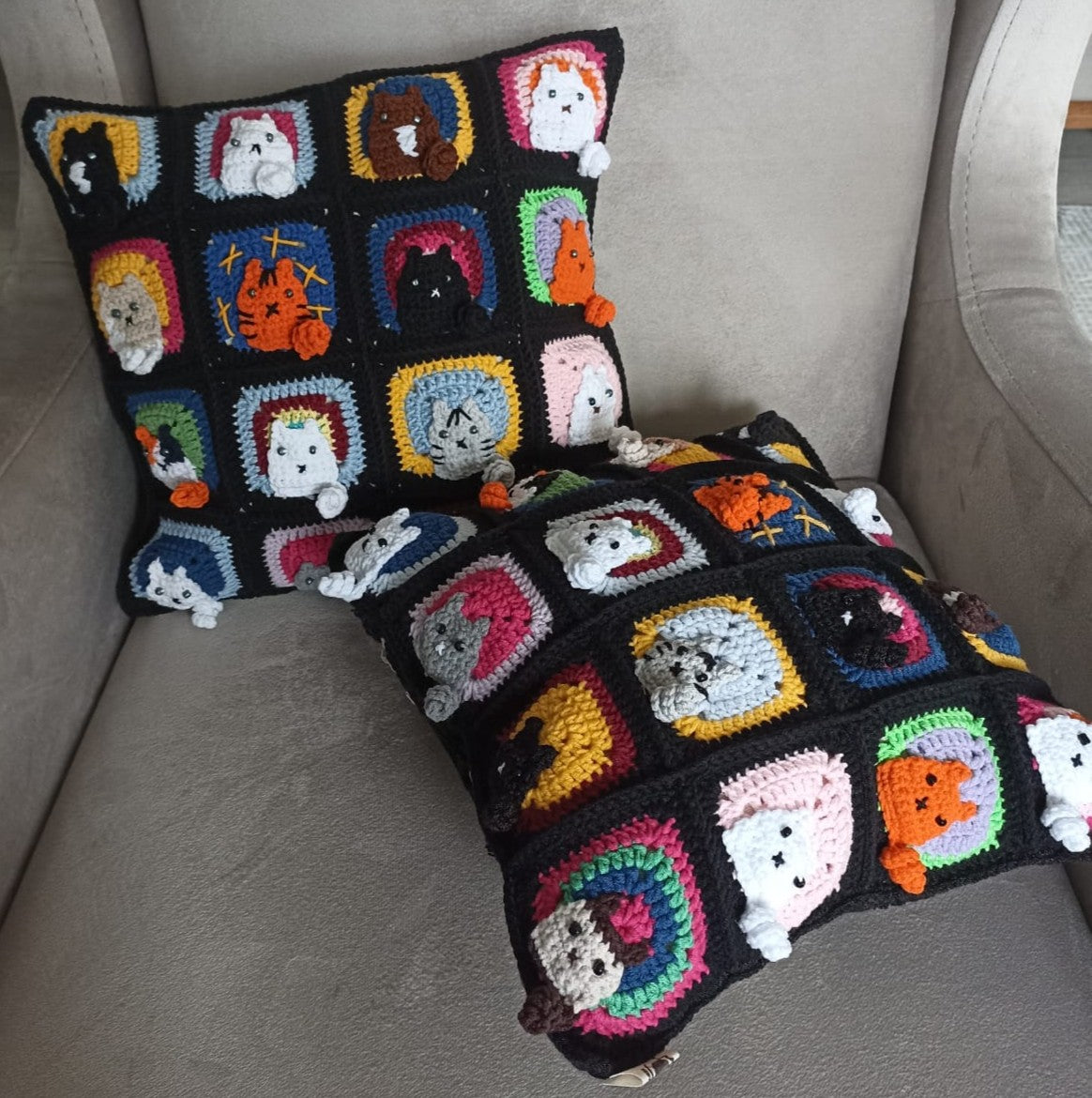 Kedili Kırlent Siyah, Kedi Motifli Örgü Kırlent Kılıfı, Kedili Yastık Kılıfı