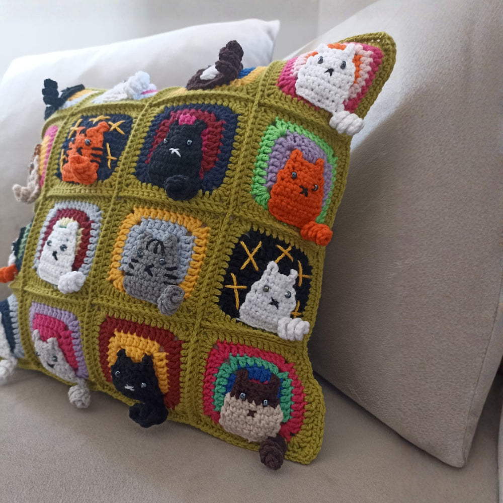 Kedili Kırlent Fıstık Yeşili, Kedi Motifli Örgü Kırlent Kılıfı, Kedili Yastık Kılıfı