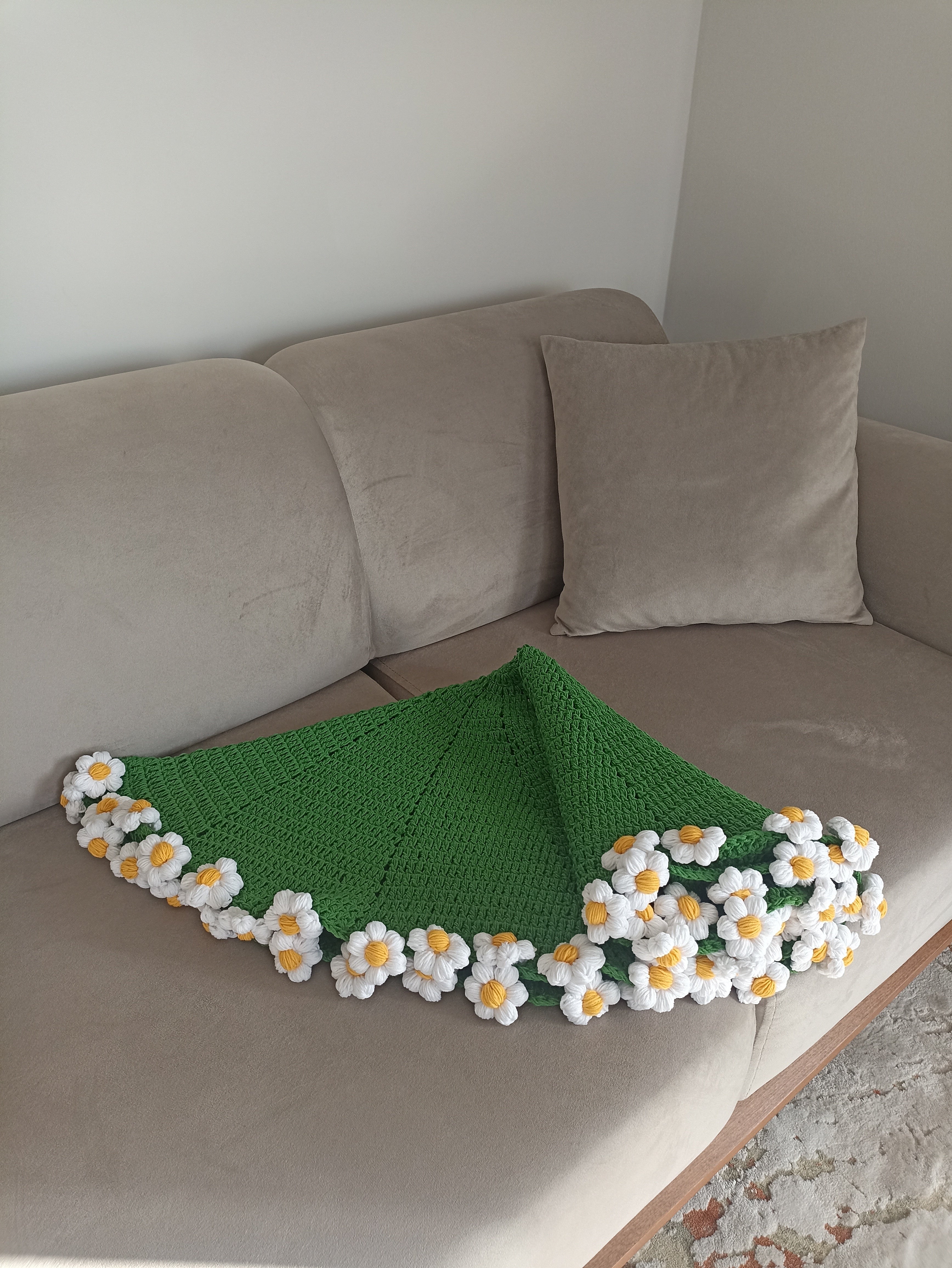 El Yapımı Puf Papatya Buket Battaniye