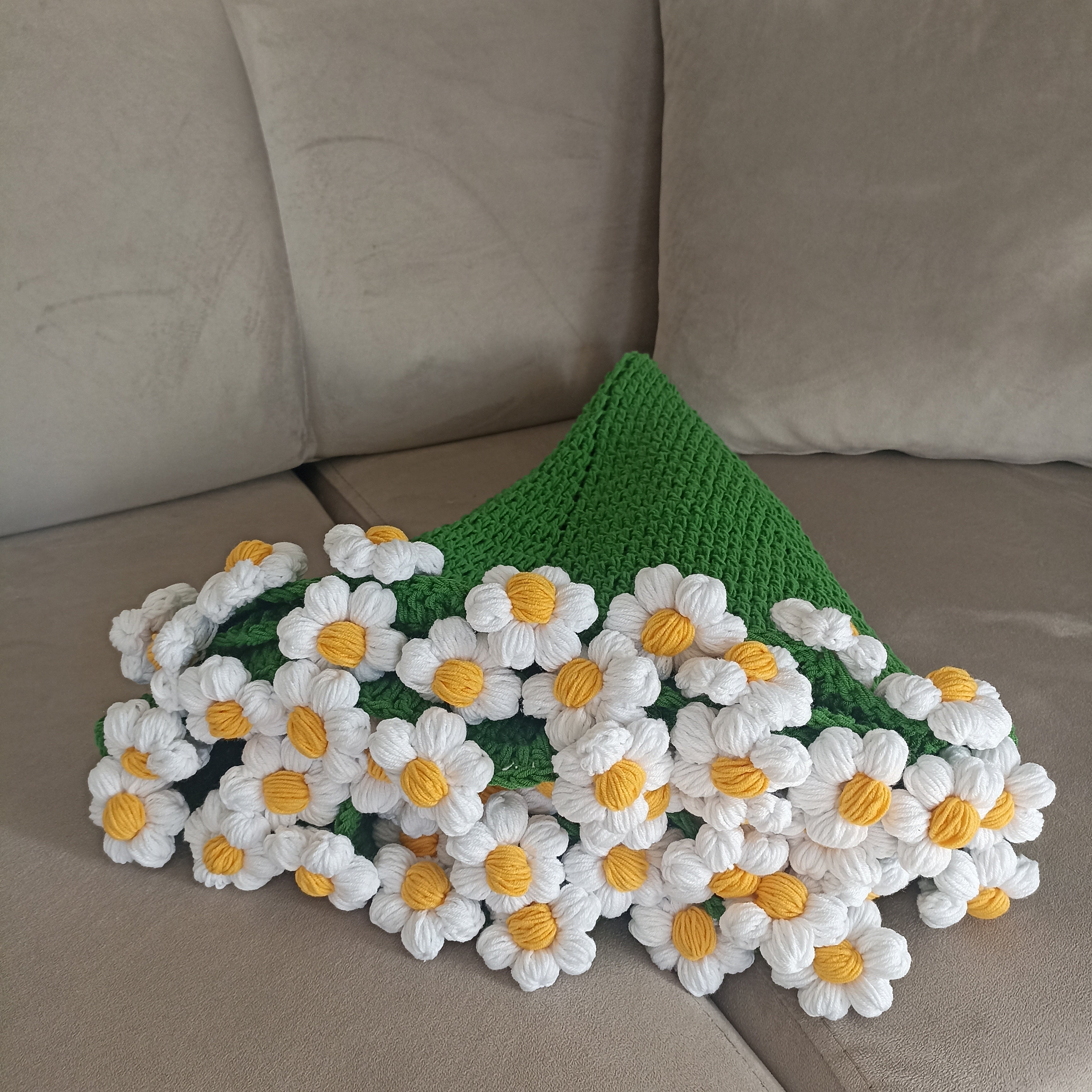 El Yapımı Puf Papatya Buket Battaniye