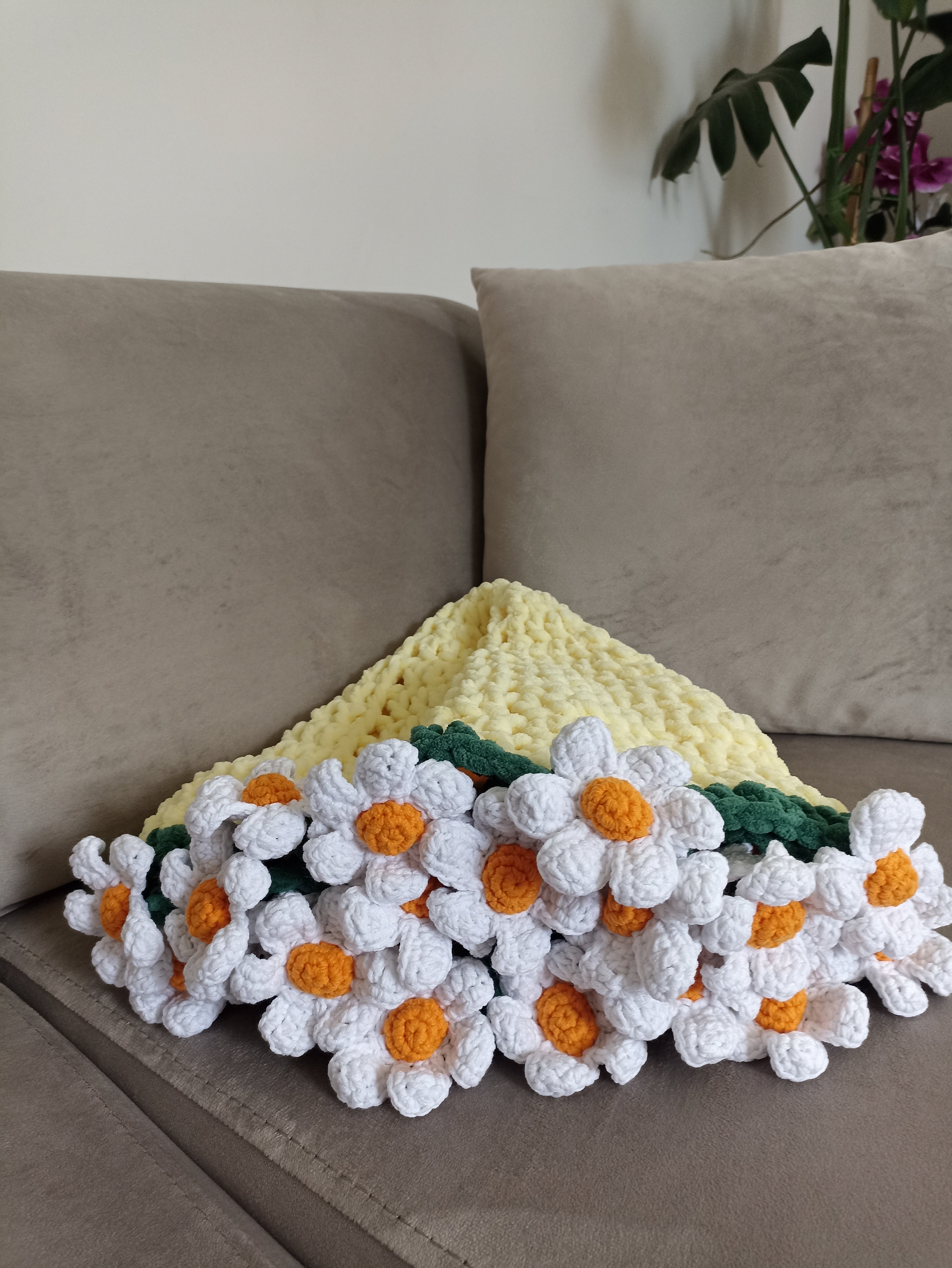 Handmade Crochet Daisy Bouquet Blanket (80 cm - 100 cm - 120 cm)