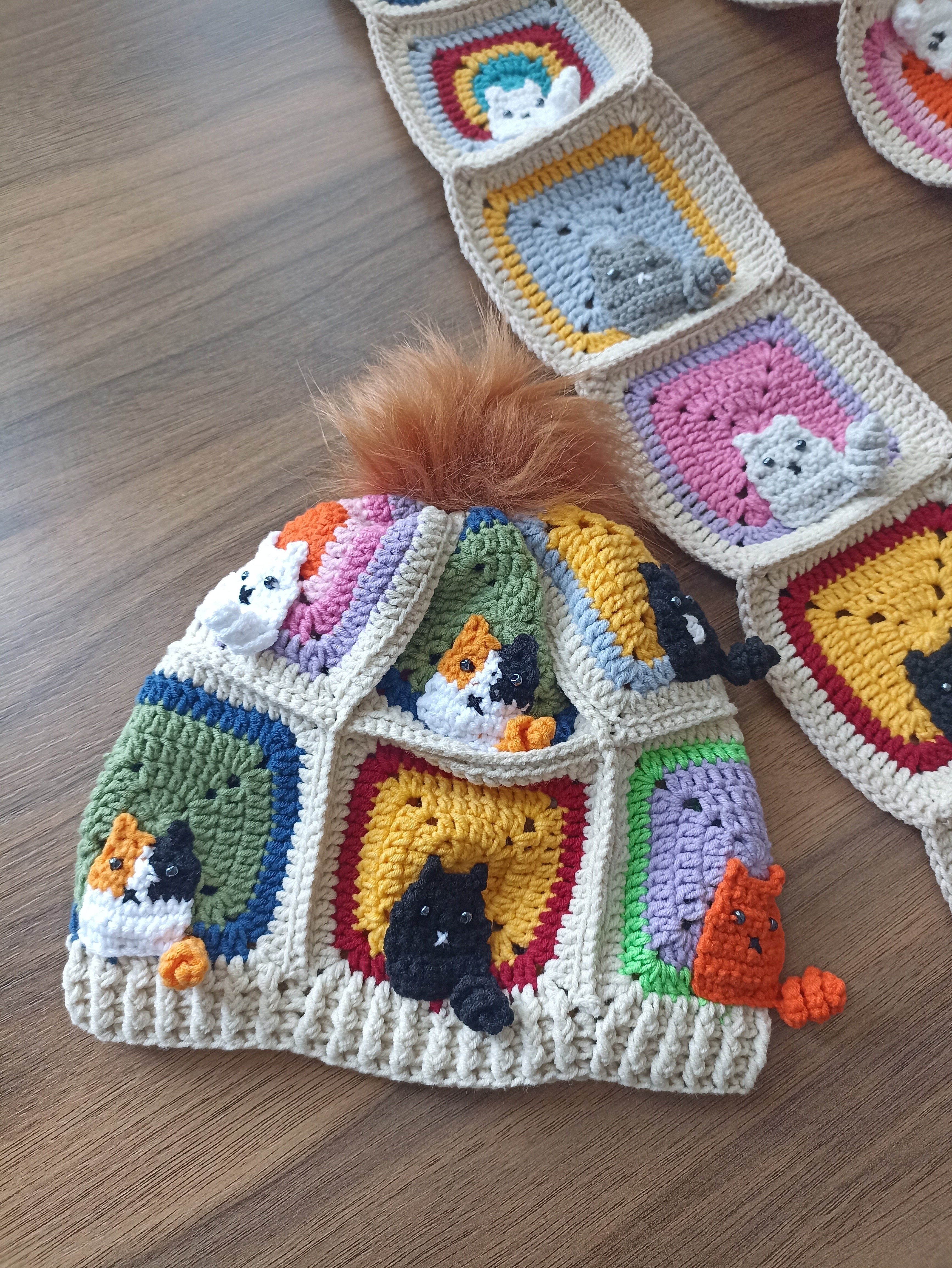 Örgü Kedili Bere ve Atkı İkili Set - Ekru - Kedi Temalı Örgü Atkı ve Ponponlu Örgü Bere