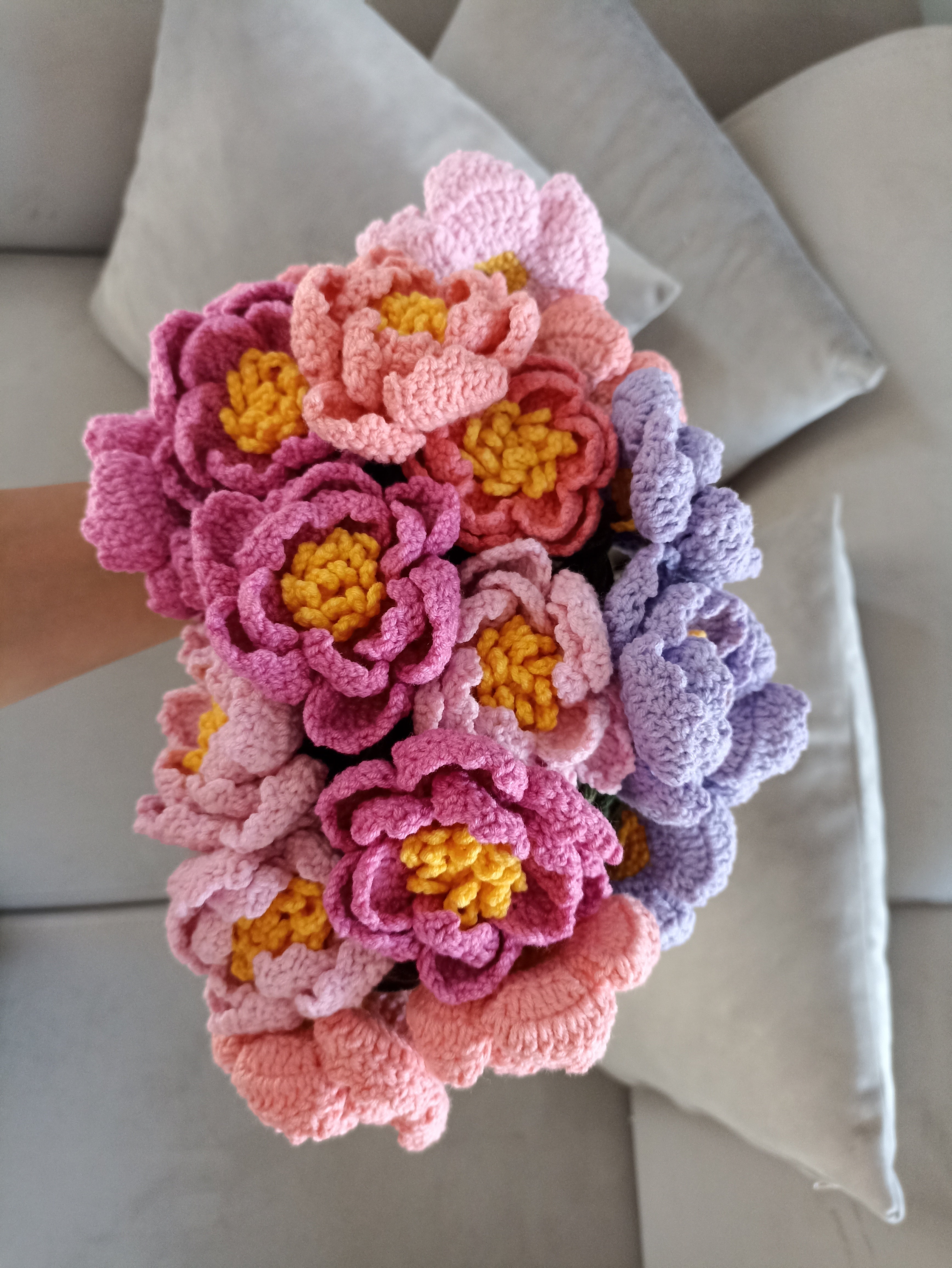 El Yapımı Pembe-Mor Karışık Renkli Şakayık Buket Battaniye
