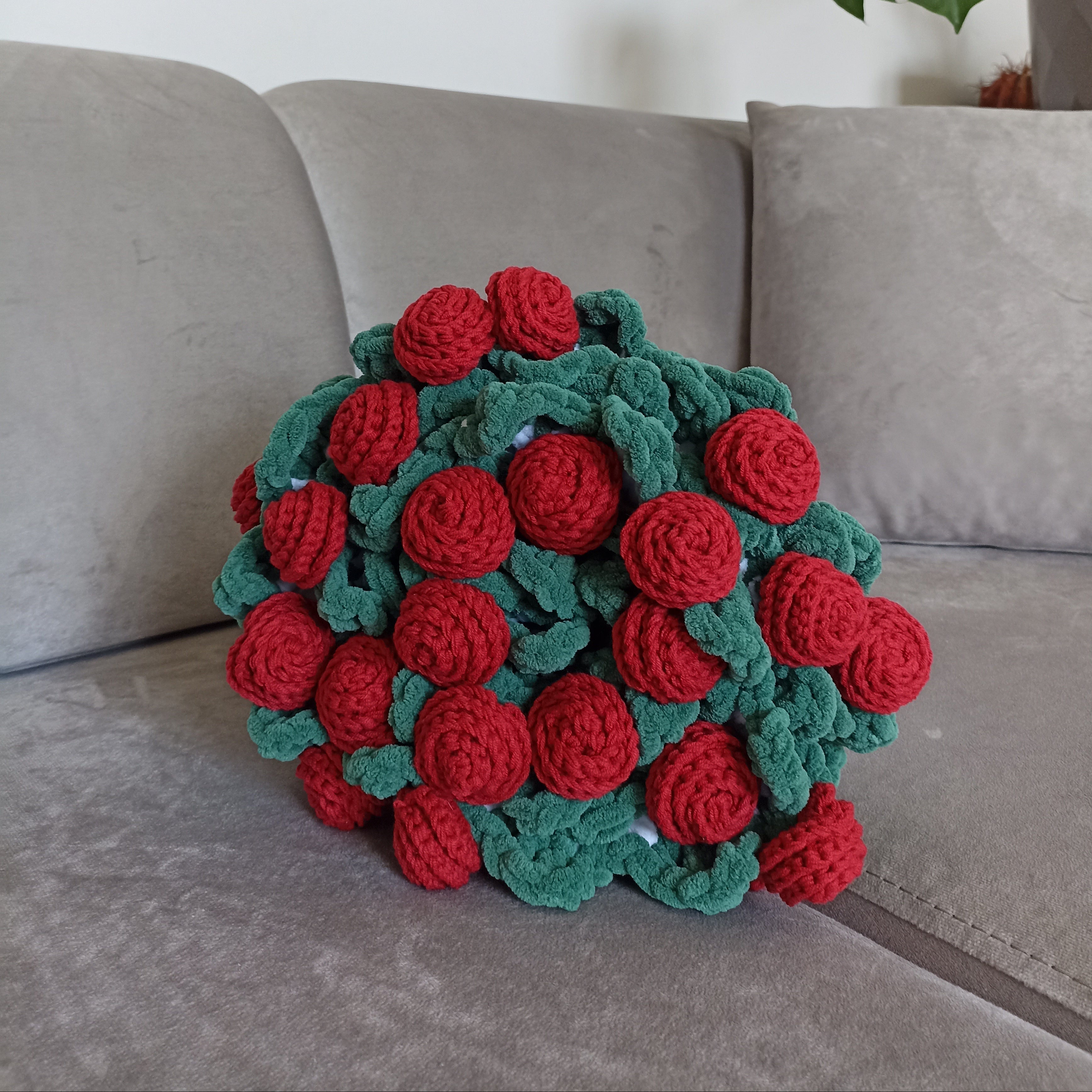 El Yapımı Kırmızı Gül Kadife Buket Battaniye (80 cm - 100 cm - 120 cm)