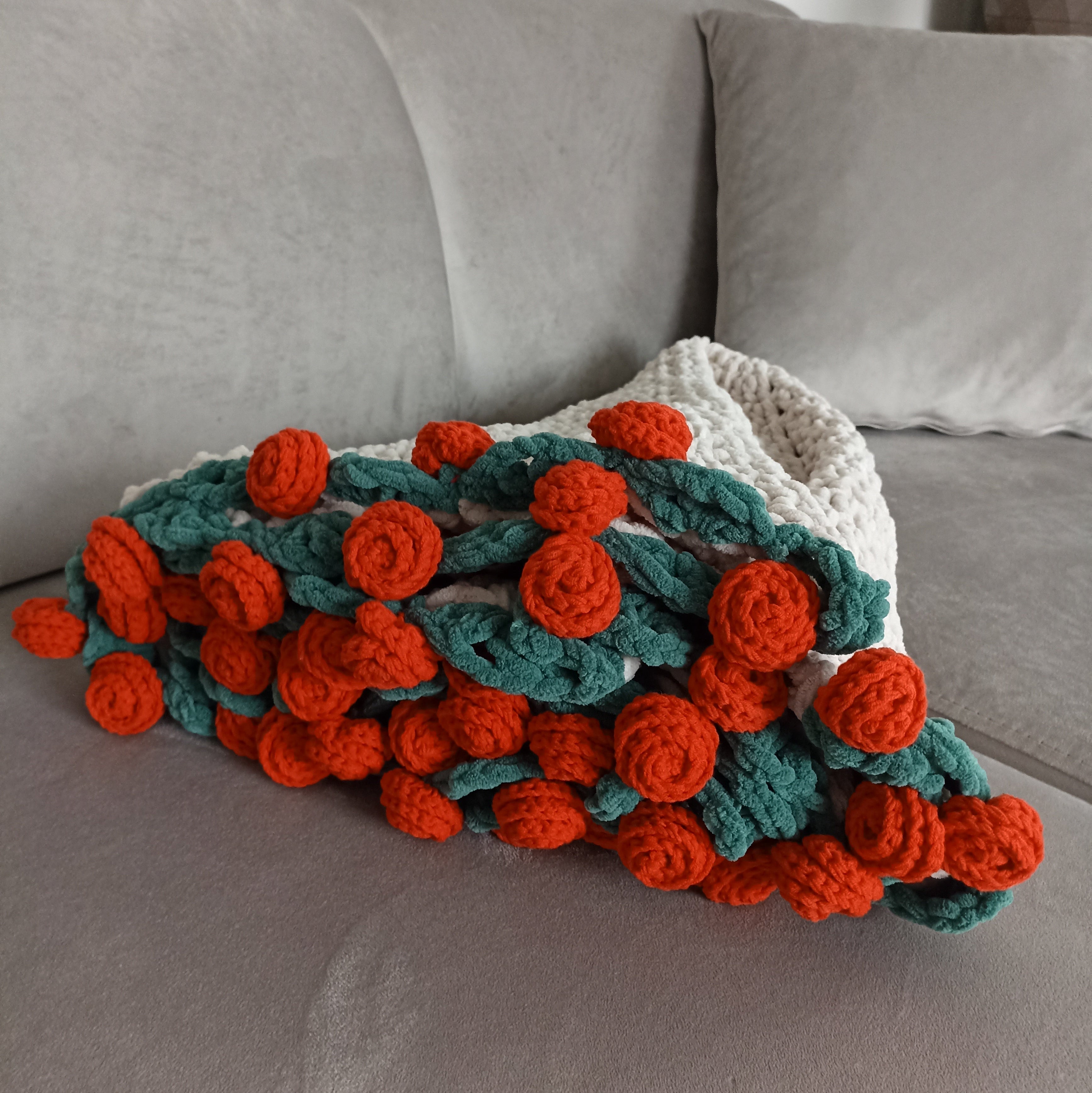 El Yapımı Kırmızı Gül Kadife Buket Battaniye (80 cm - 100 cm - 120 cm)