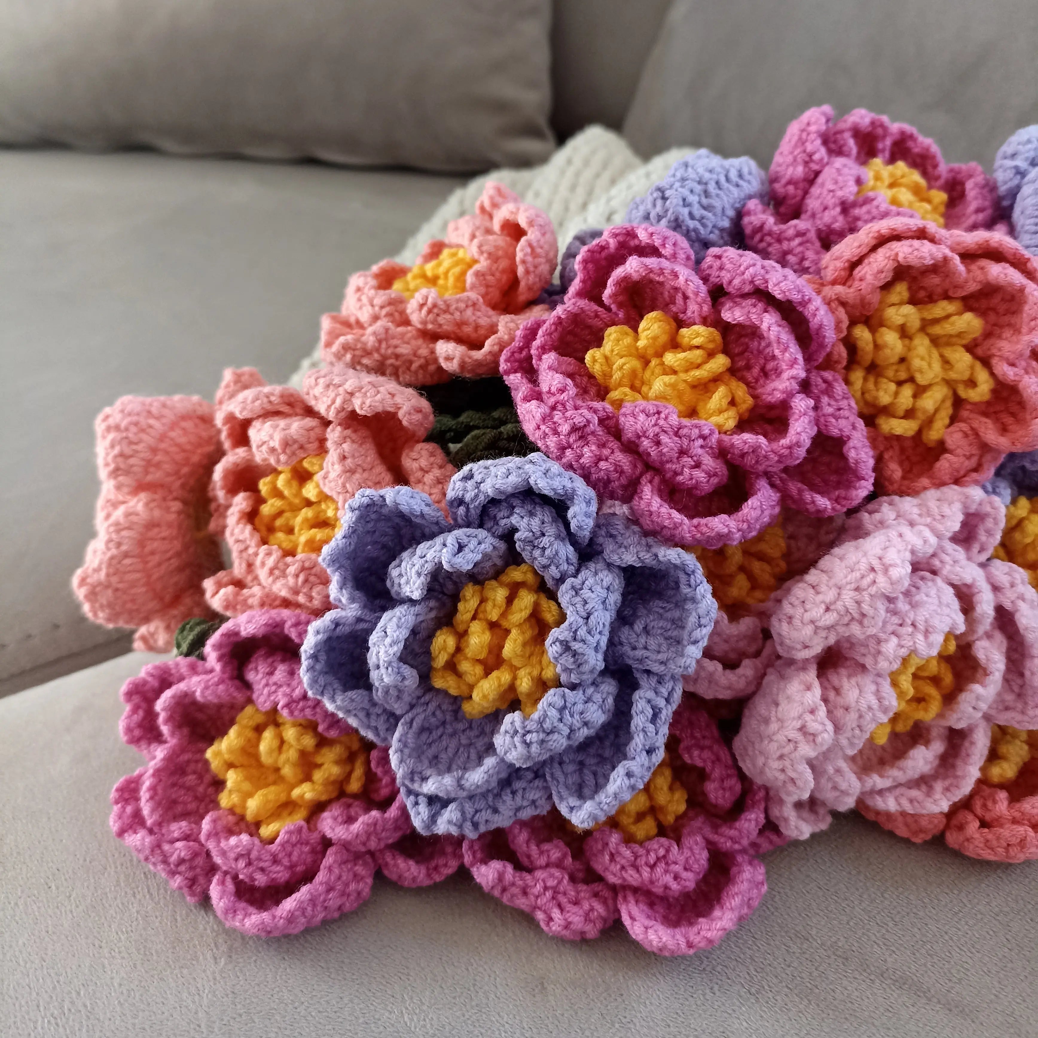 El Yapımı Pembe-Mor Karışık Renkli Şakayık Buket Battaniye