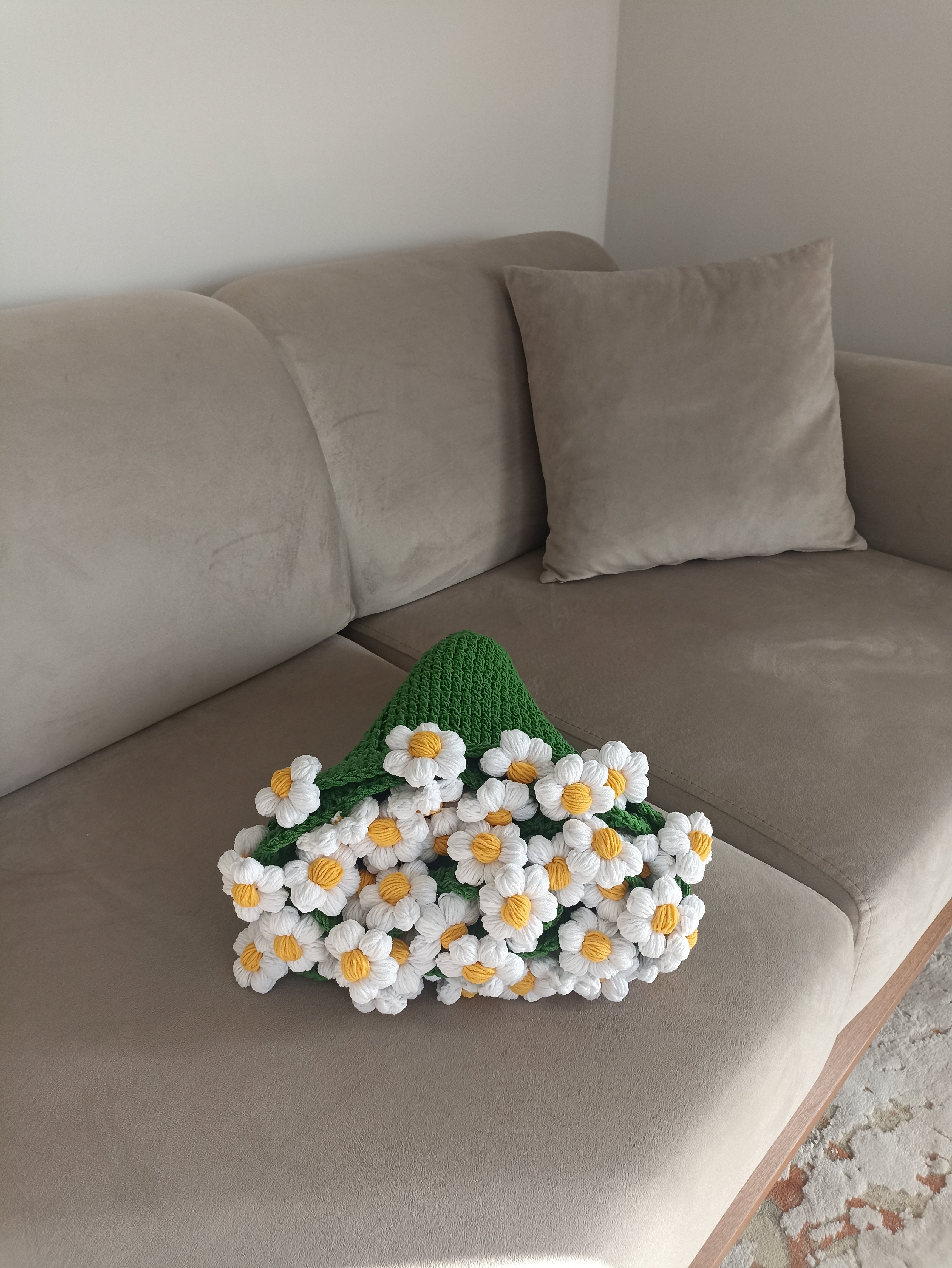 El Yapımı Puf Papatya Buket Battaniye