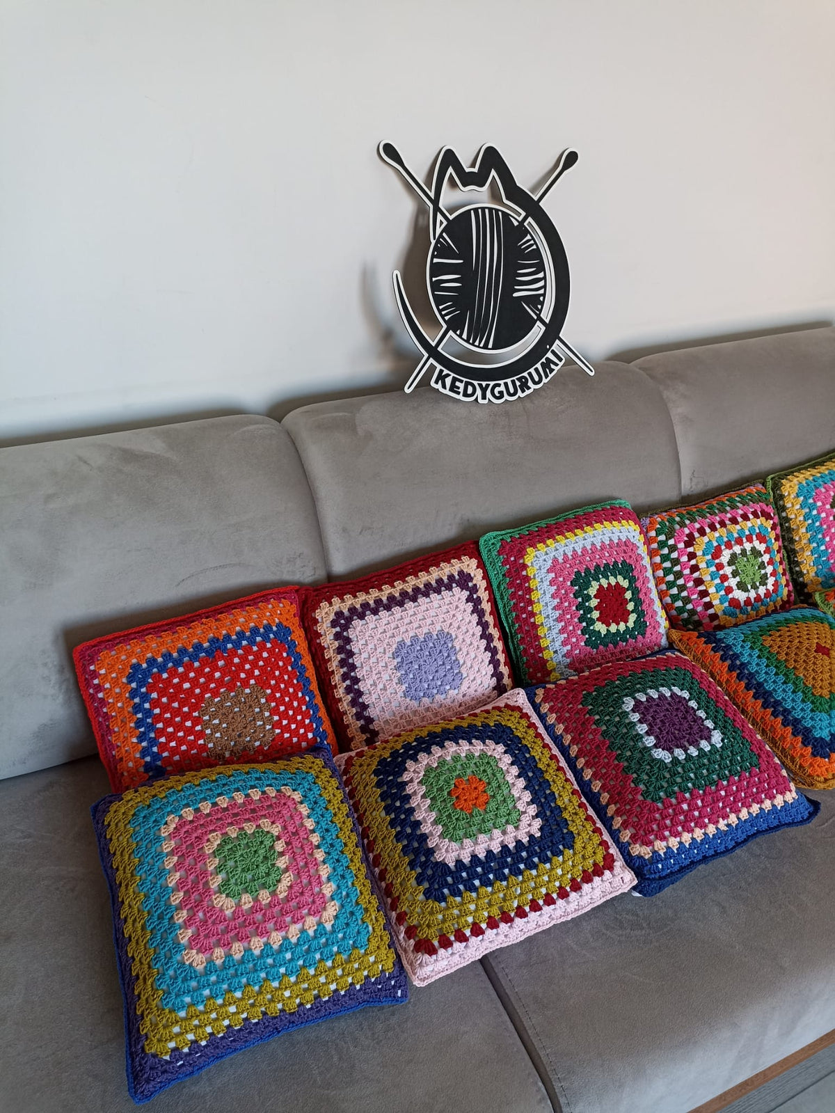 Granny Square Örgü Kırlent Kılıfı - 10 Farklı Model Seçeneği - Tığ İşi Motifli Kırlent Kılıfı - Karışık Renkli El Örgüsü Kırlent Kılıfı