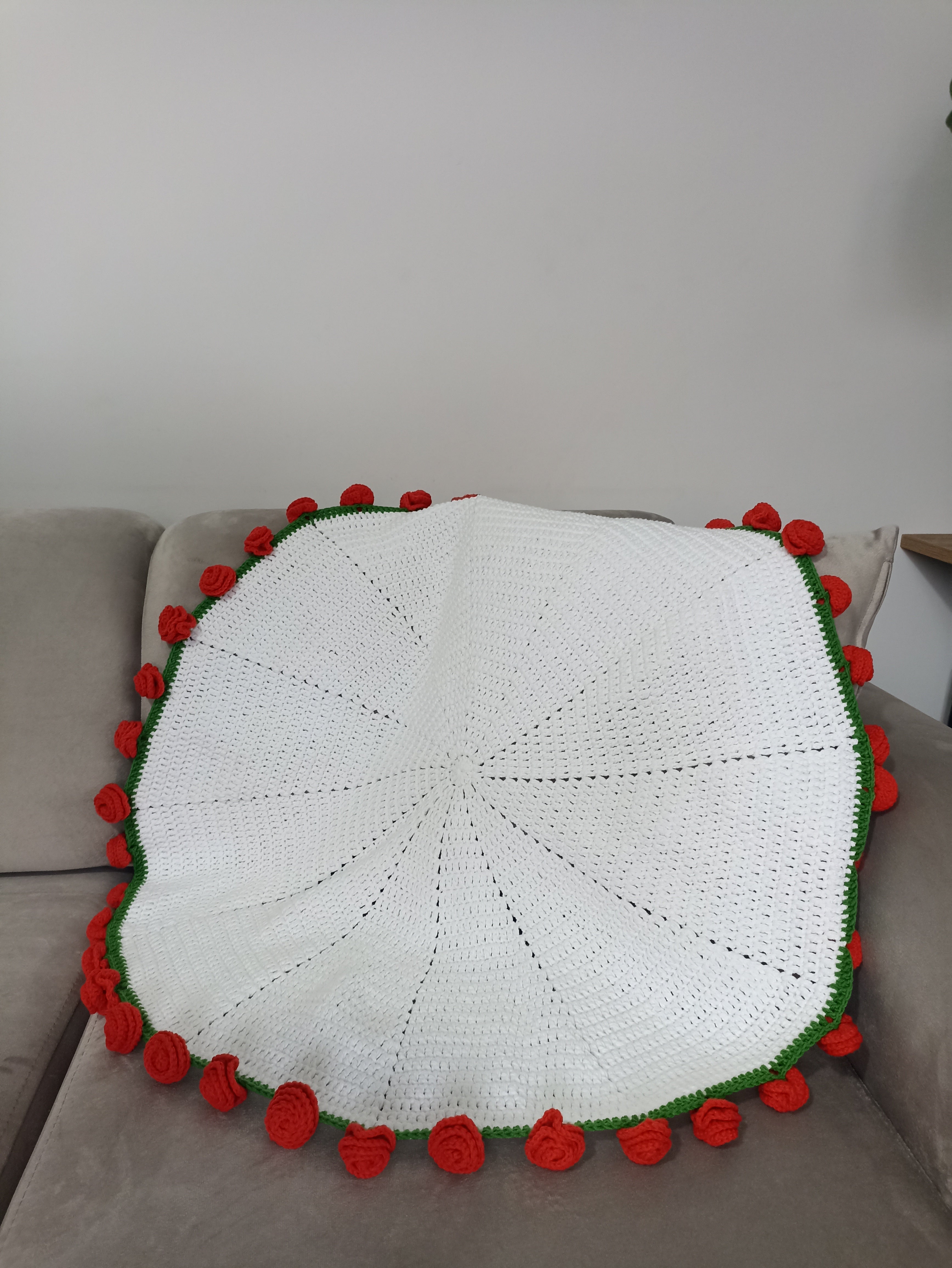 Handmade Crochet Red Rose Bouquet Blanket