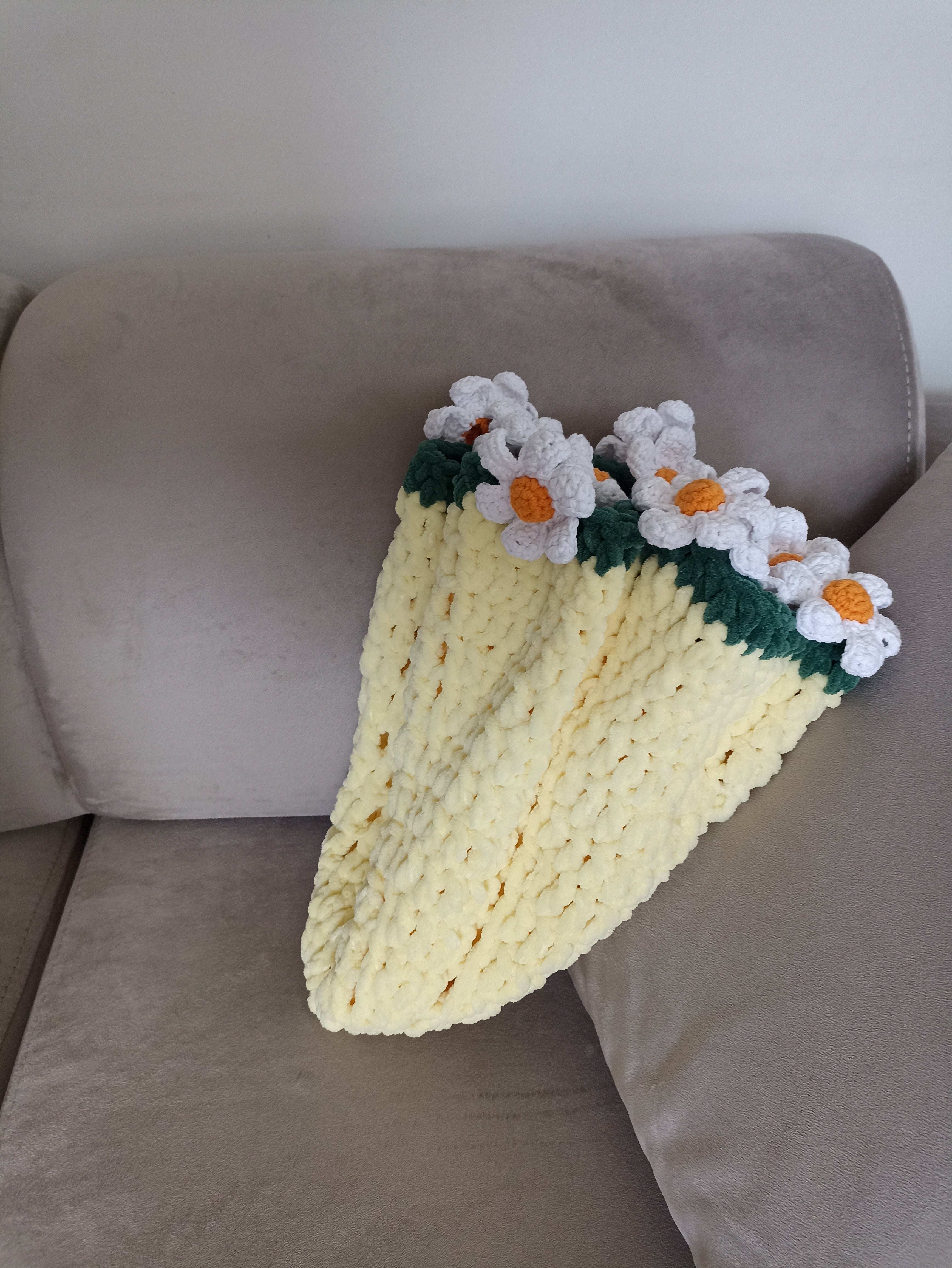 Handmade Crochet Daisy Bouquet Blanket (80 cm - 100 cm - 120 cm)