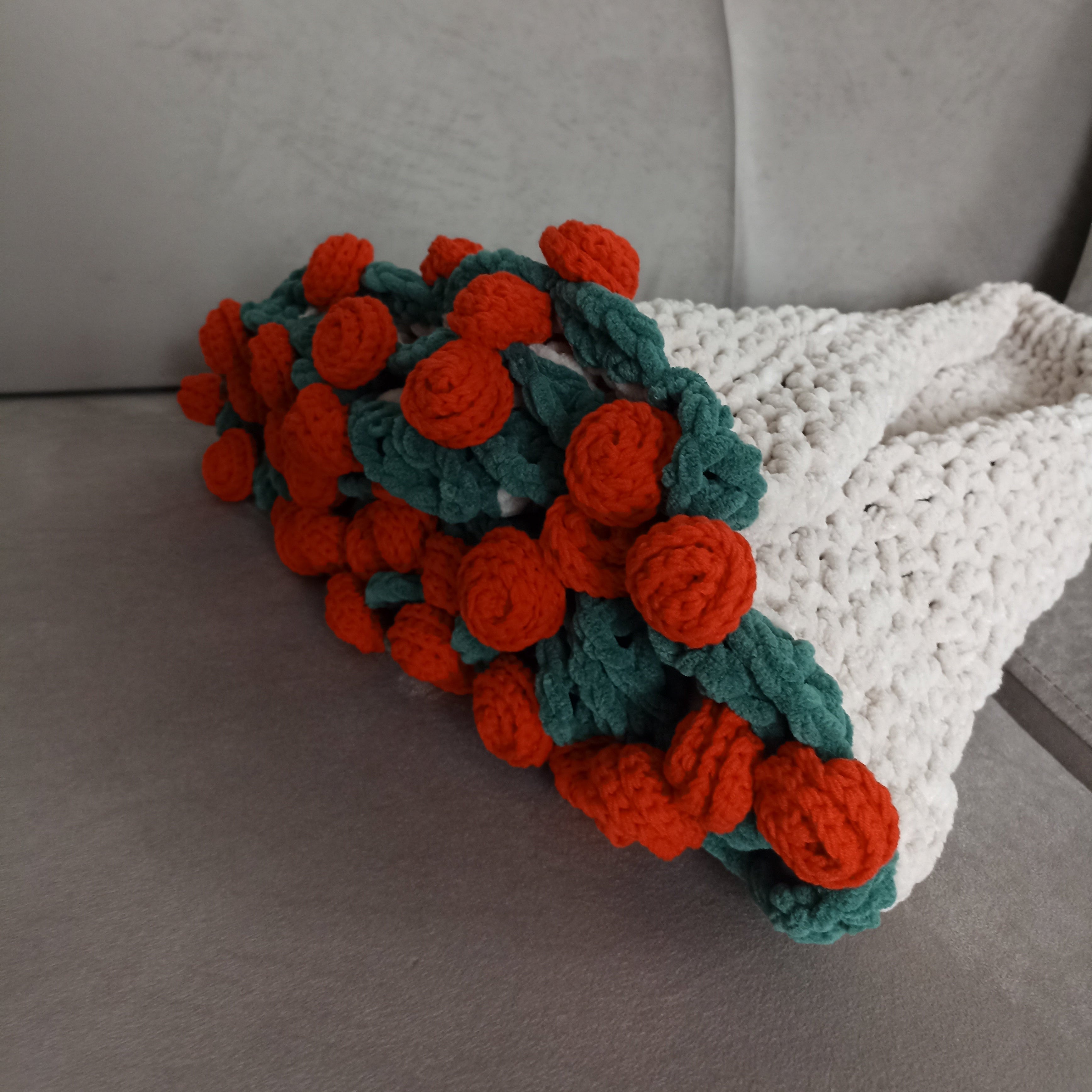 El Yapımı Kırmızı Gül Kadife Buket Battaniye (80 cm - 100 cm - 120 cm)