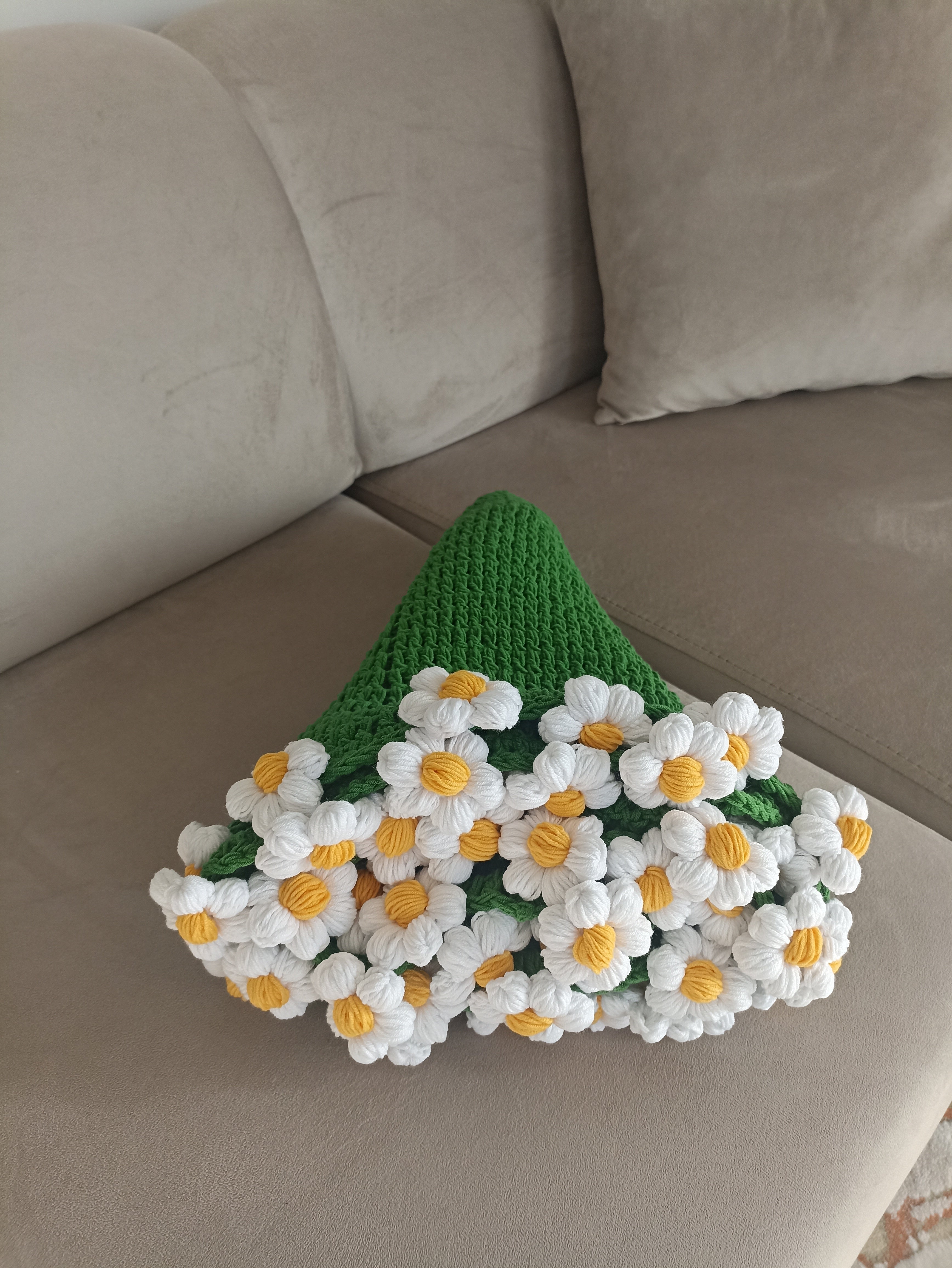 El Yapımı Puf Papatya Buket Battaniye