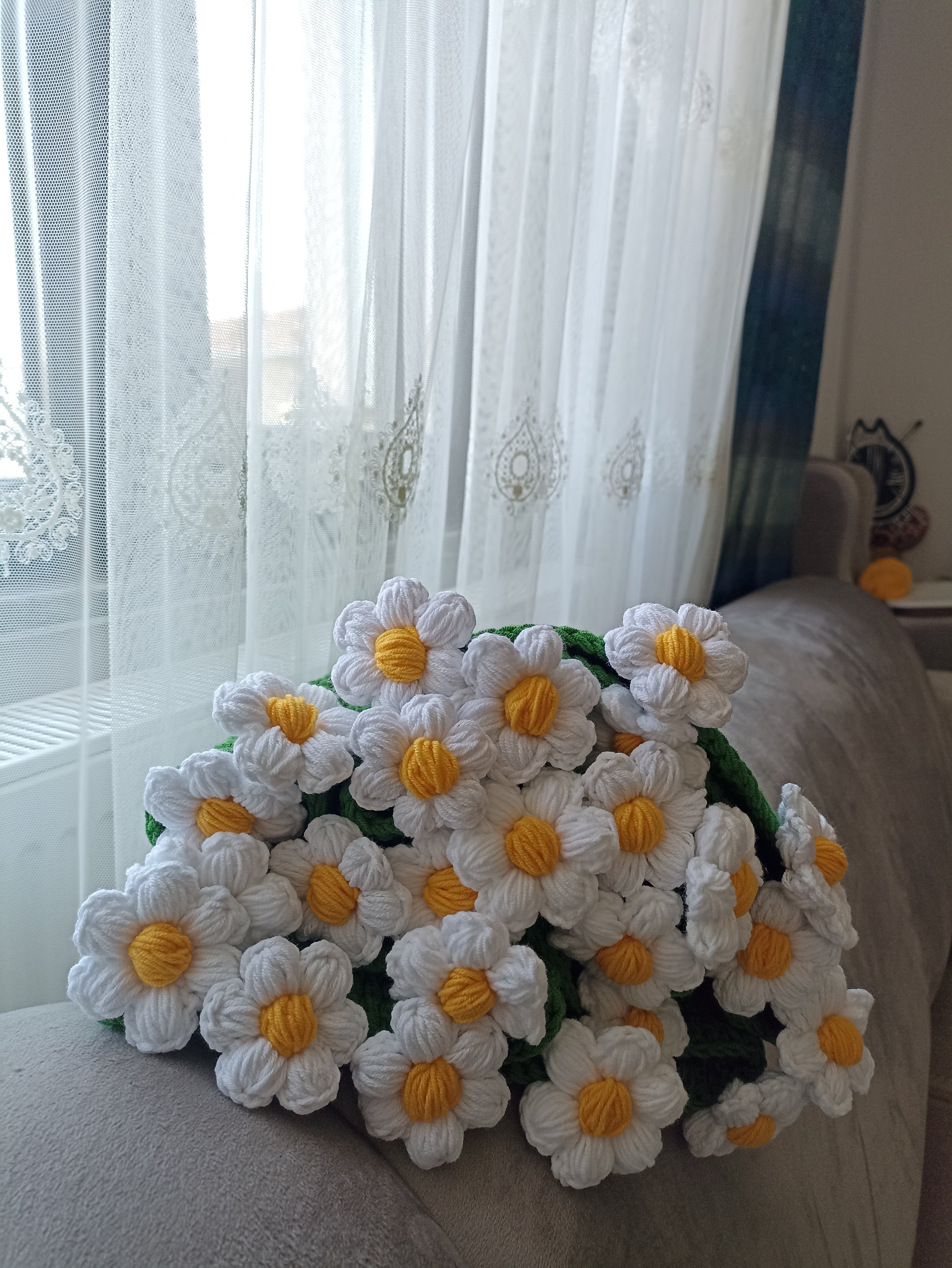 El Yapımı Puf Papatya Buket Battaniye