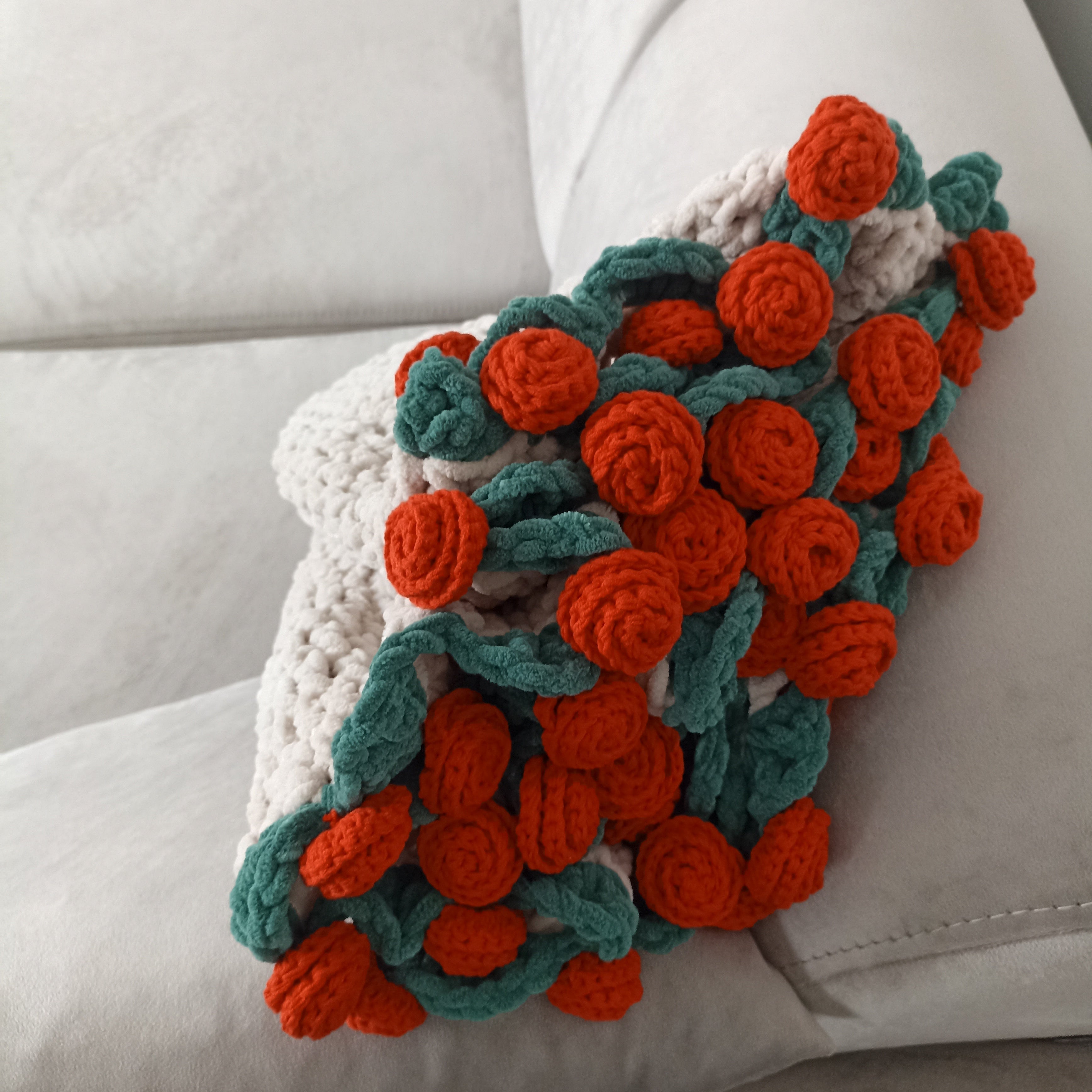 El Yapımı Kırmızı Gül Kadife Buket Battaniye (80 cm - 100 cm - 120 cm)