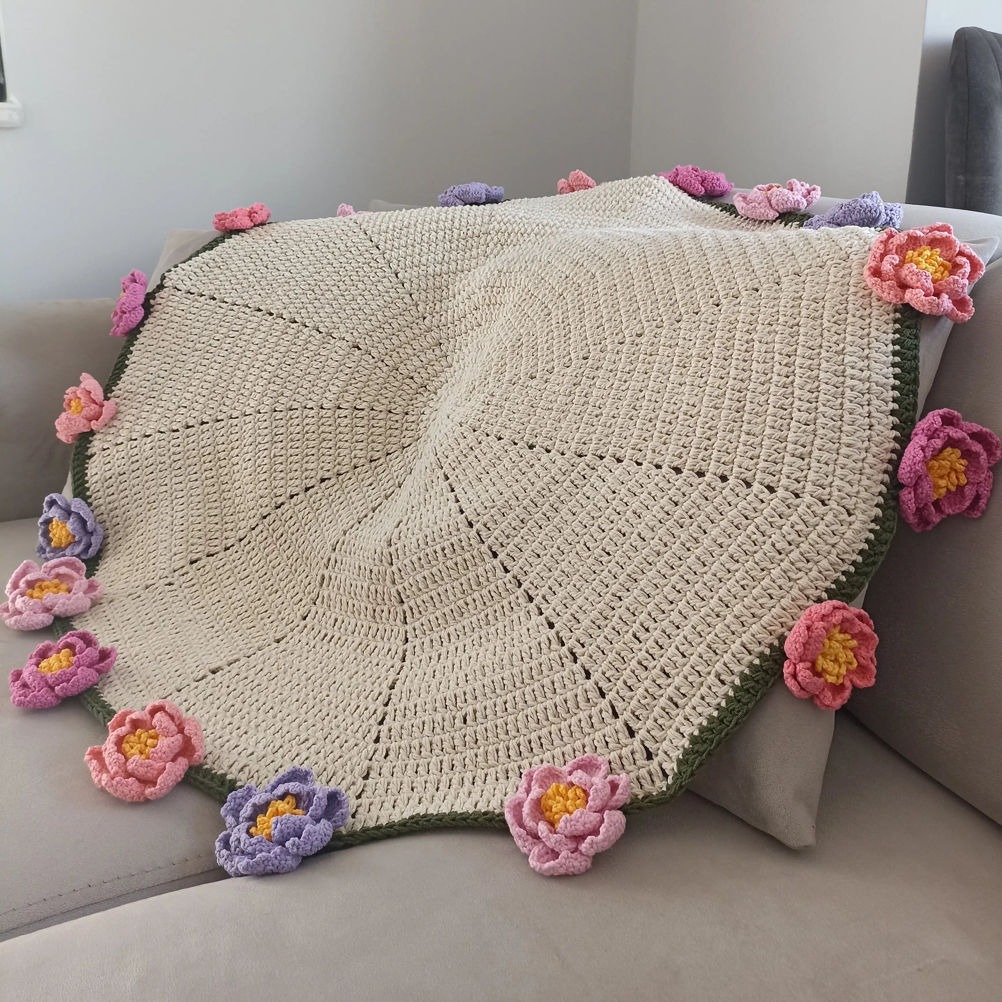 El Yapımı Pembe-Mor Karışık Renkli Şakayık Buket Battaniye