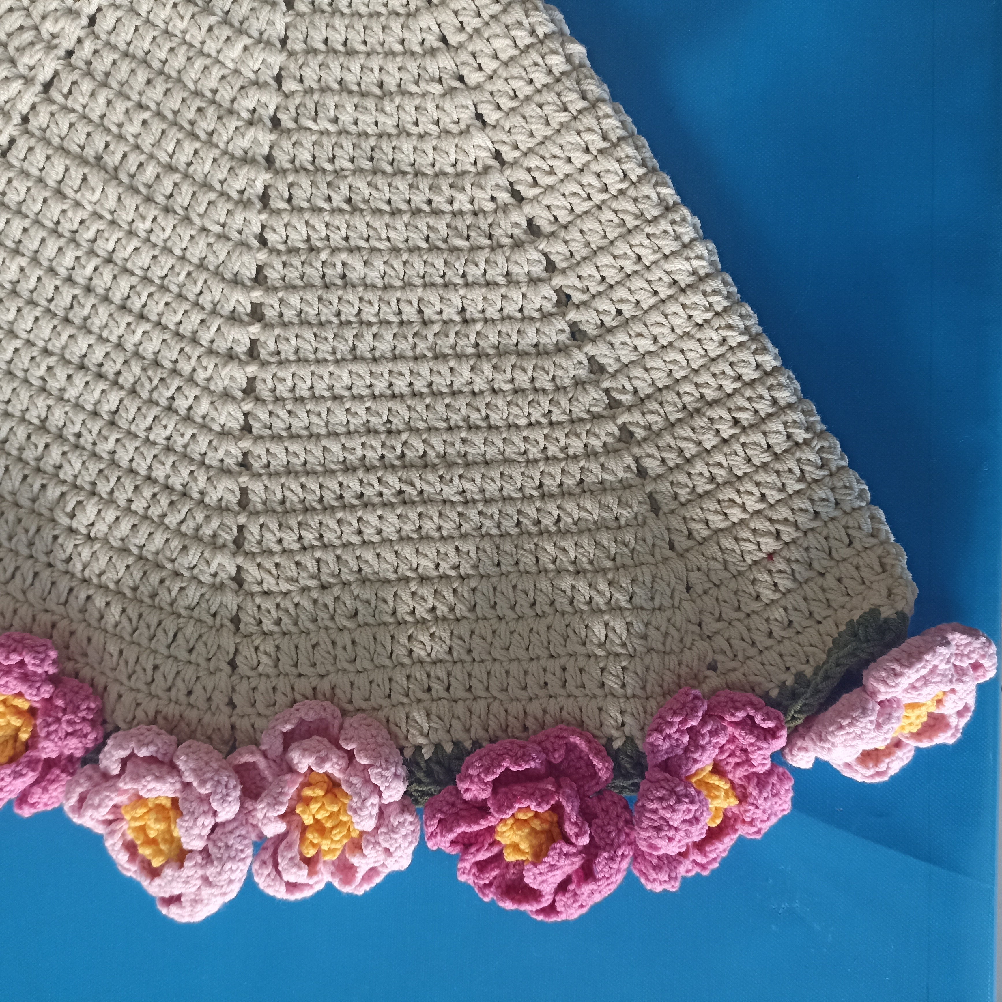 El Yapımı Pembe-Mor Karışık Renkli Şakayık Buket Battaniye