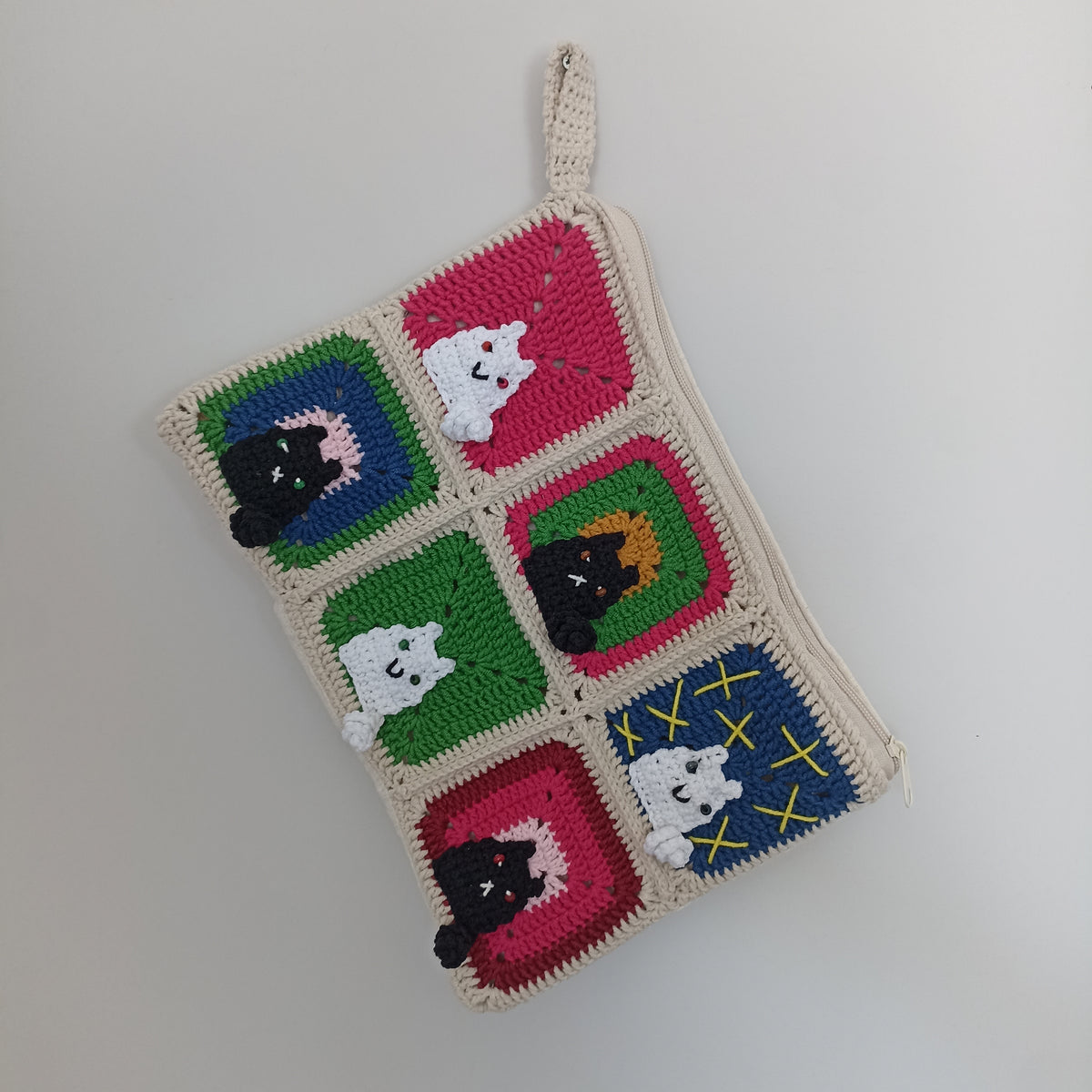 Kedili Örgü Makyaj Çantası/Kalemlik/Tablet Çantası - Ekru