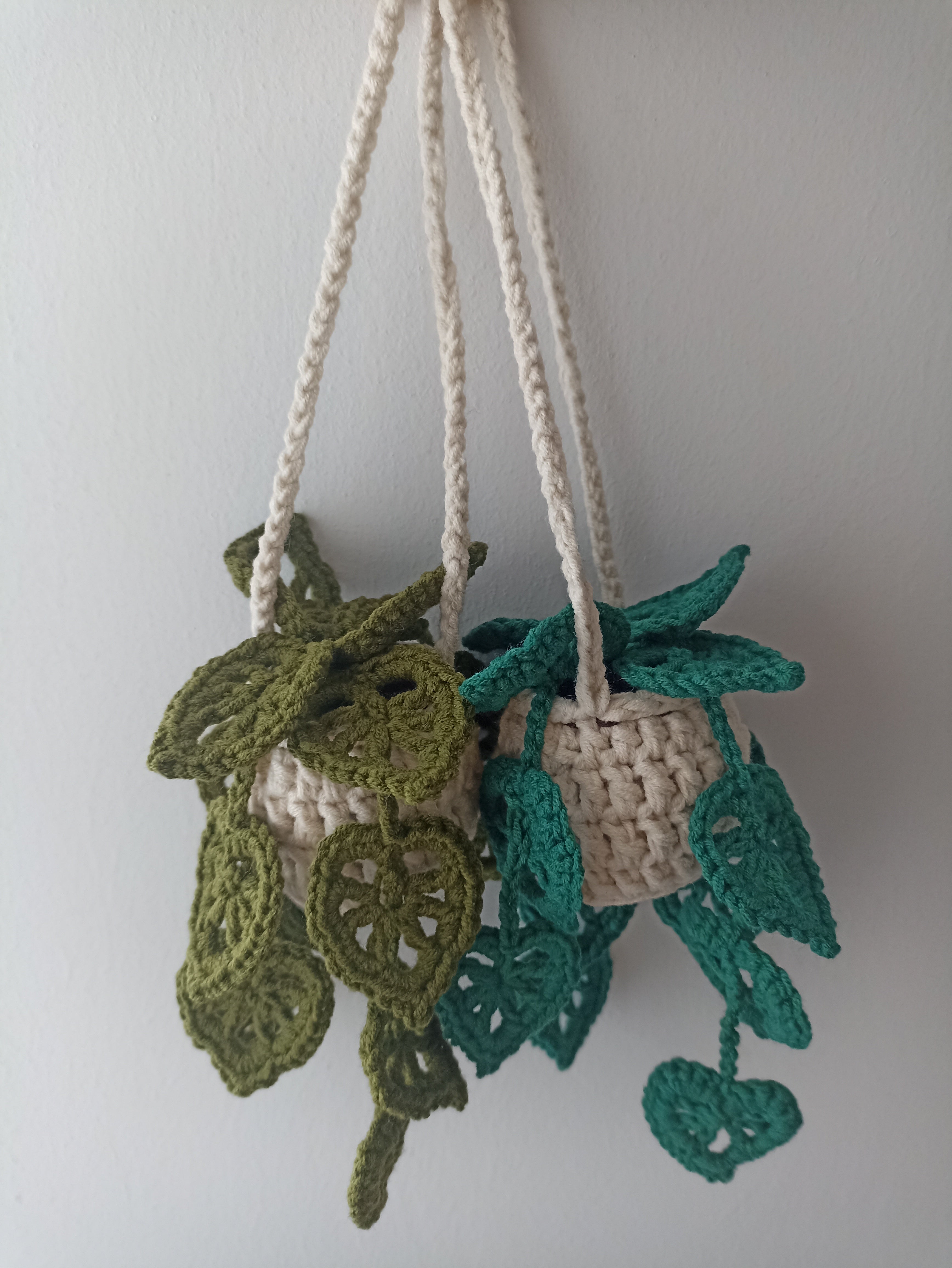 Monstera Yapraklı Dikiz Aynası Süsü, Fıstık Yeşili Rengi, Örgü Monstera Yapraklı Dekoratif Süs