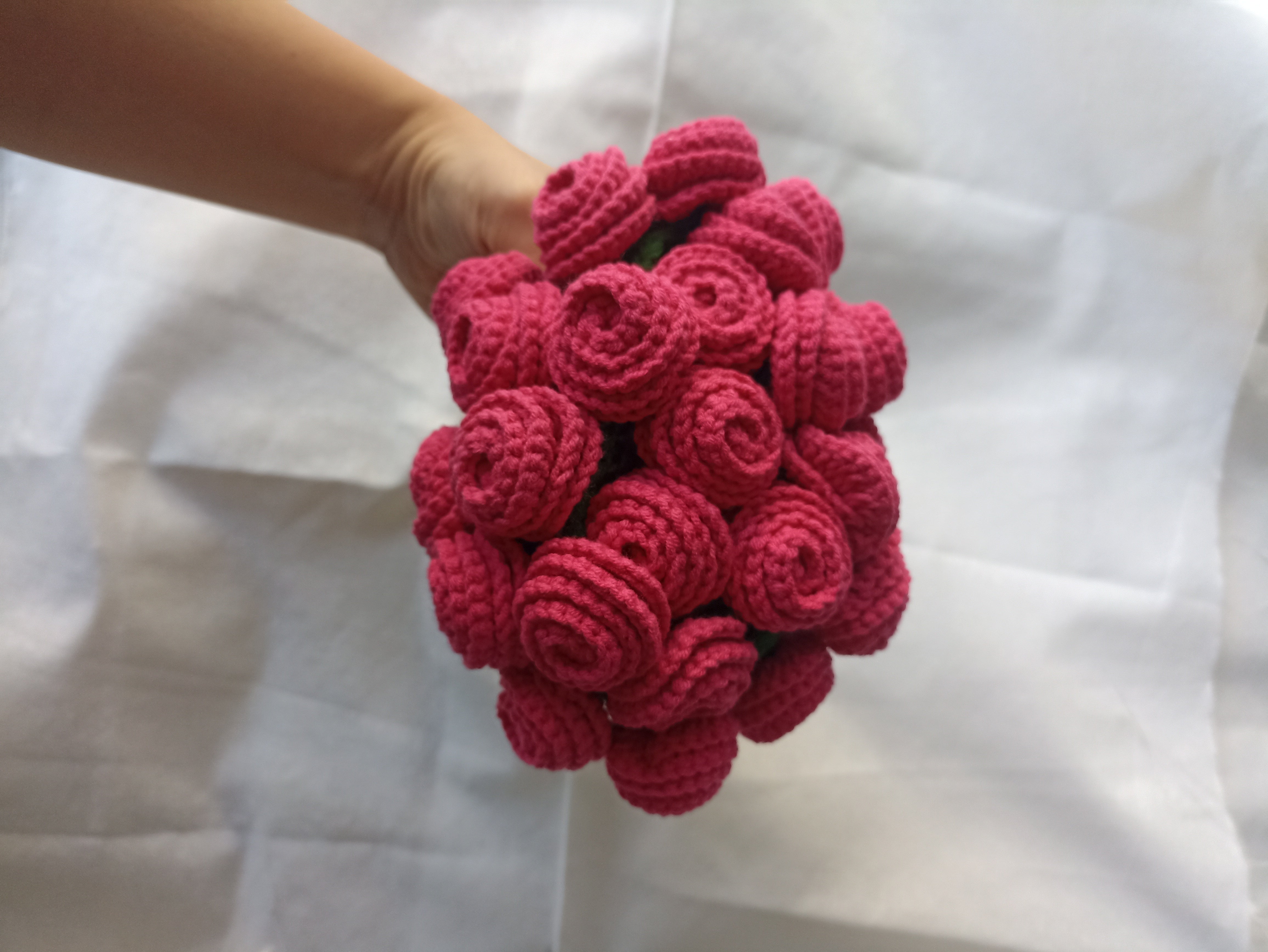 El Yapımı Fuşya Pembe Gül Buket Battaniye