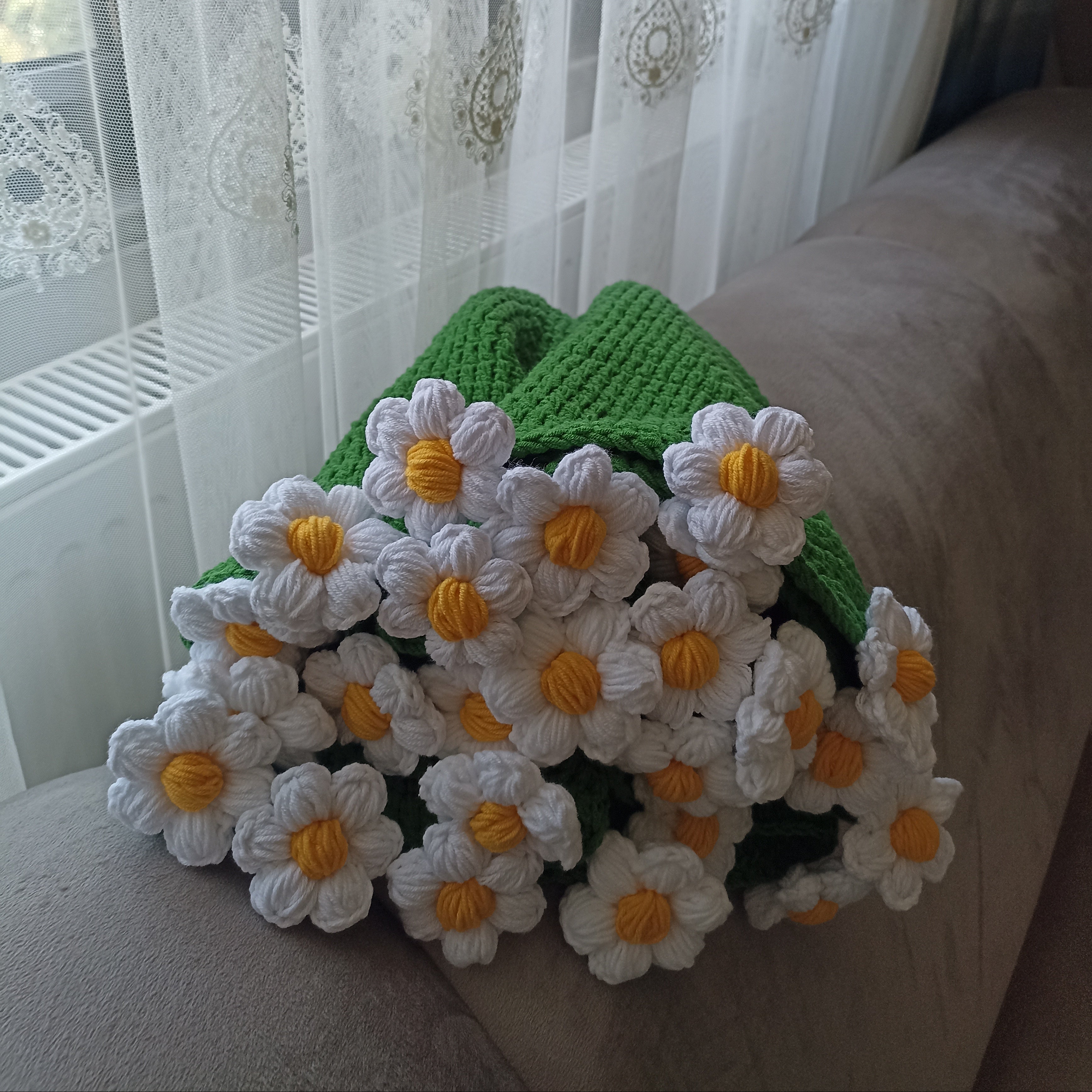 El Yapımı Puf Papatya Buket Battaniye