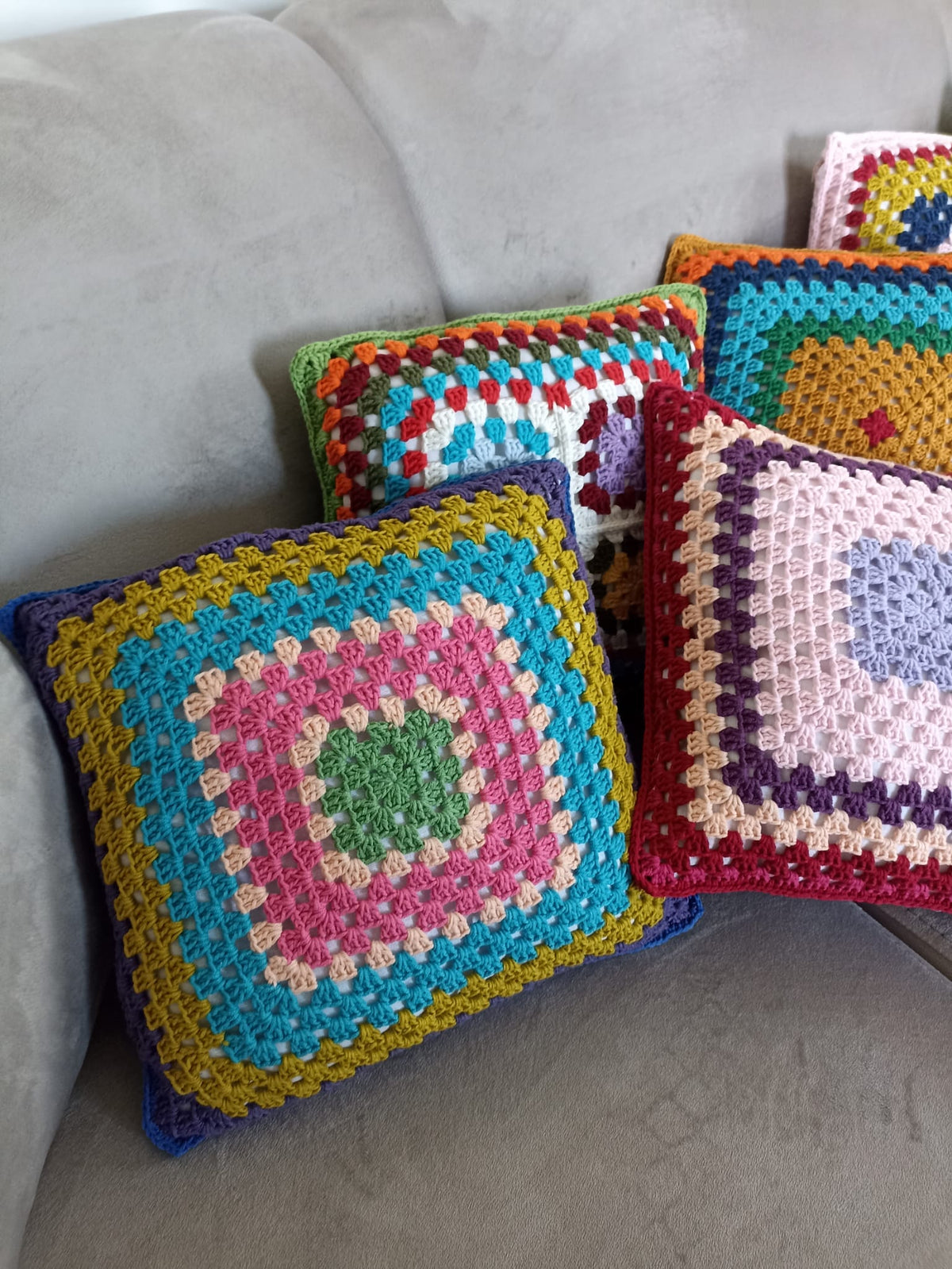 Granny Square Örgü Kırlent Kılıfı - 10 Farklı Model Seçeneği - Tığ İşi Motifli Kırlent Kılıfı - Karışık Renkli El Örgüsü Kırlent Kılıfı