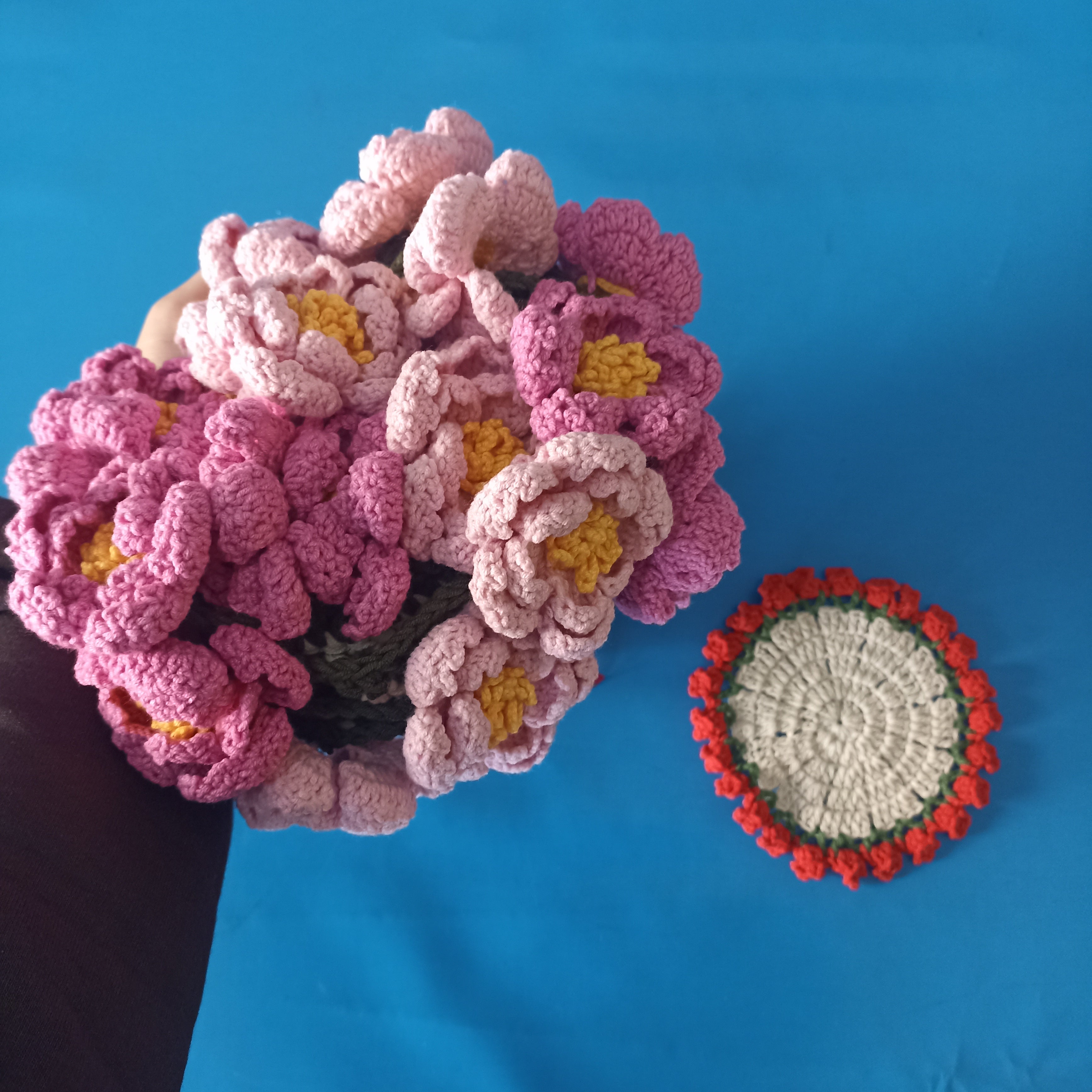 El Yapımı Pembe-Mor Karışık Renkli Şakayık Buket Battaniye