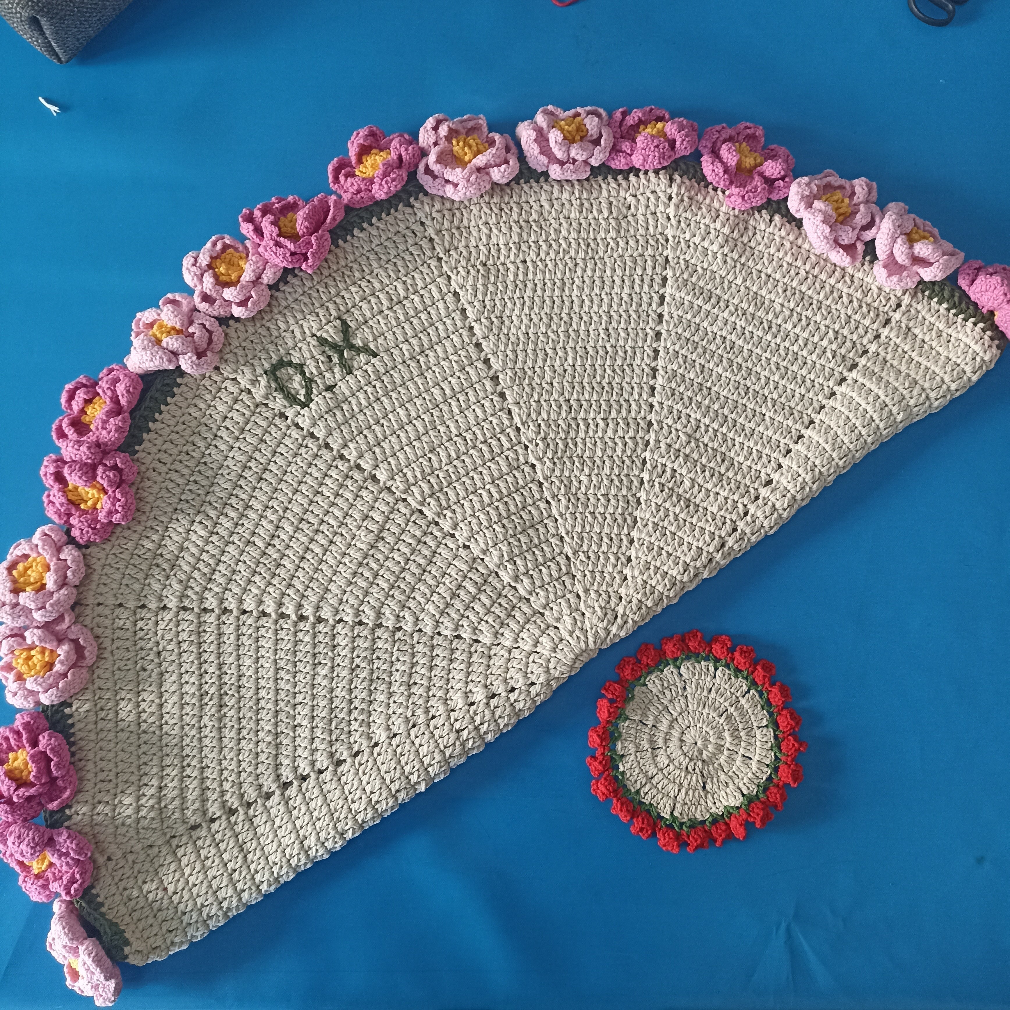 El Yapımı Pembe Tonlu Şakayık Buket Battaniye - 40 cm/80 cm