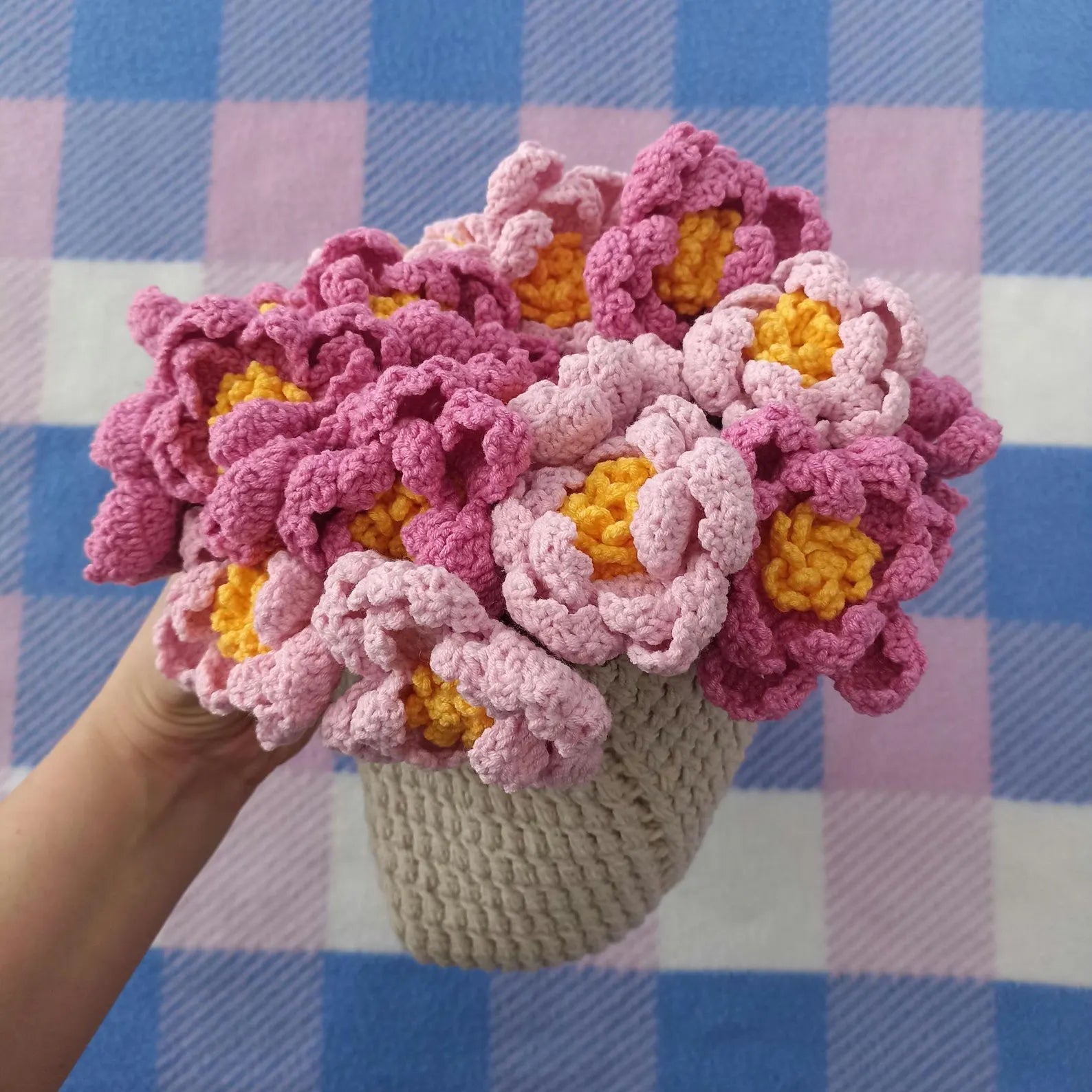 El Yapımı Pembe Tonlu Şakayık Buket Battaniye - 40 cm/80 cm