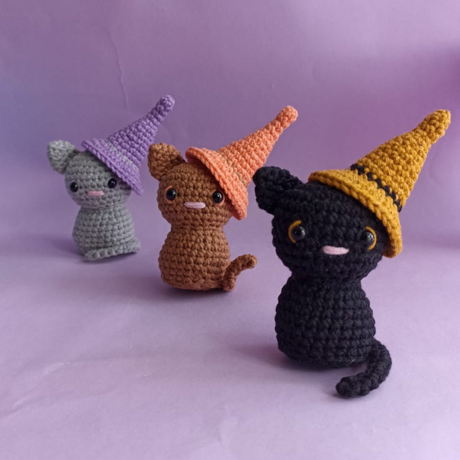 Cadı Şapkalı Kedi Amigurumi Anahtarlık/Çanta Süsü