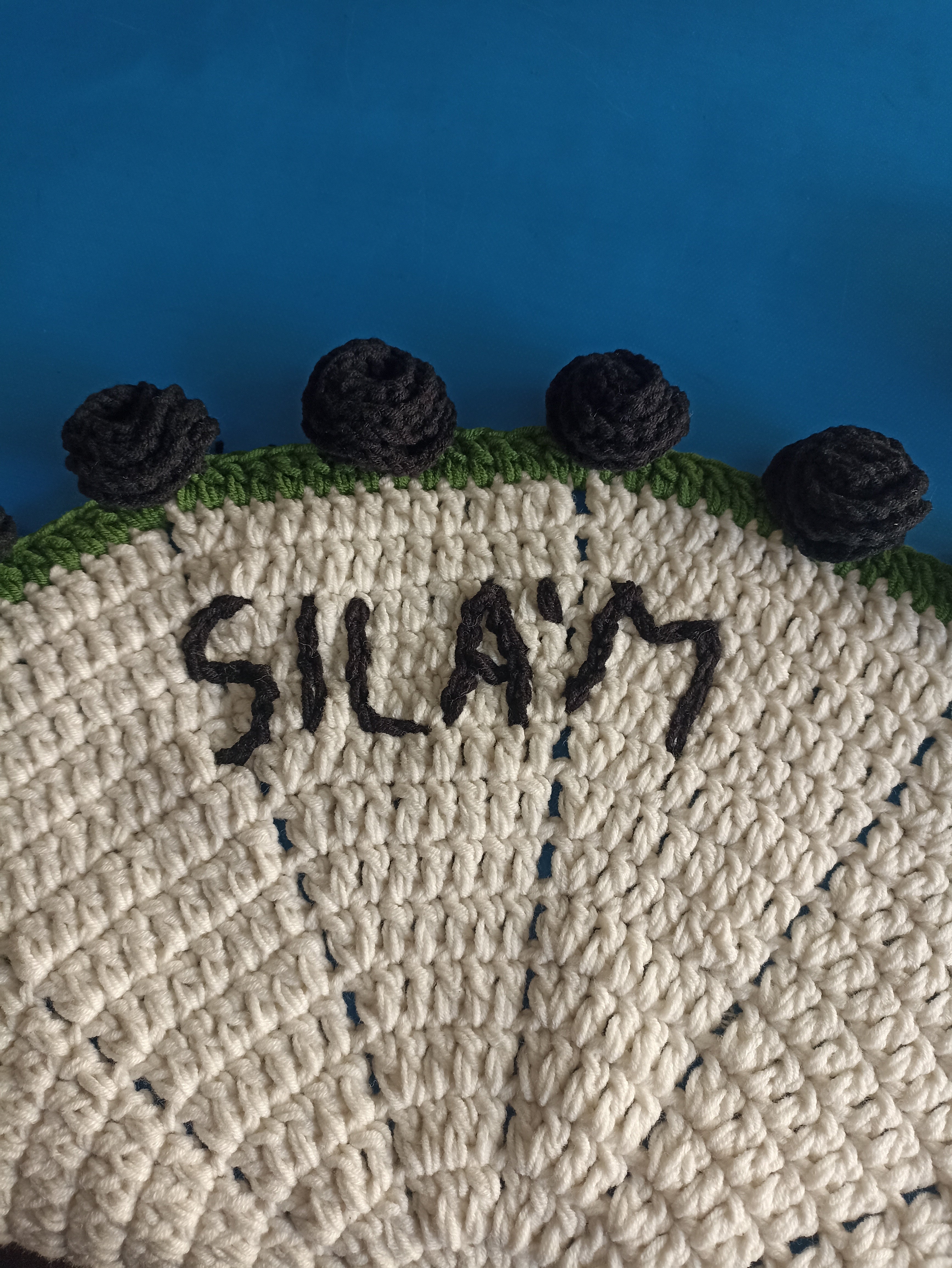 El Yapımı Siyah Gül Buket Battaniye