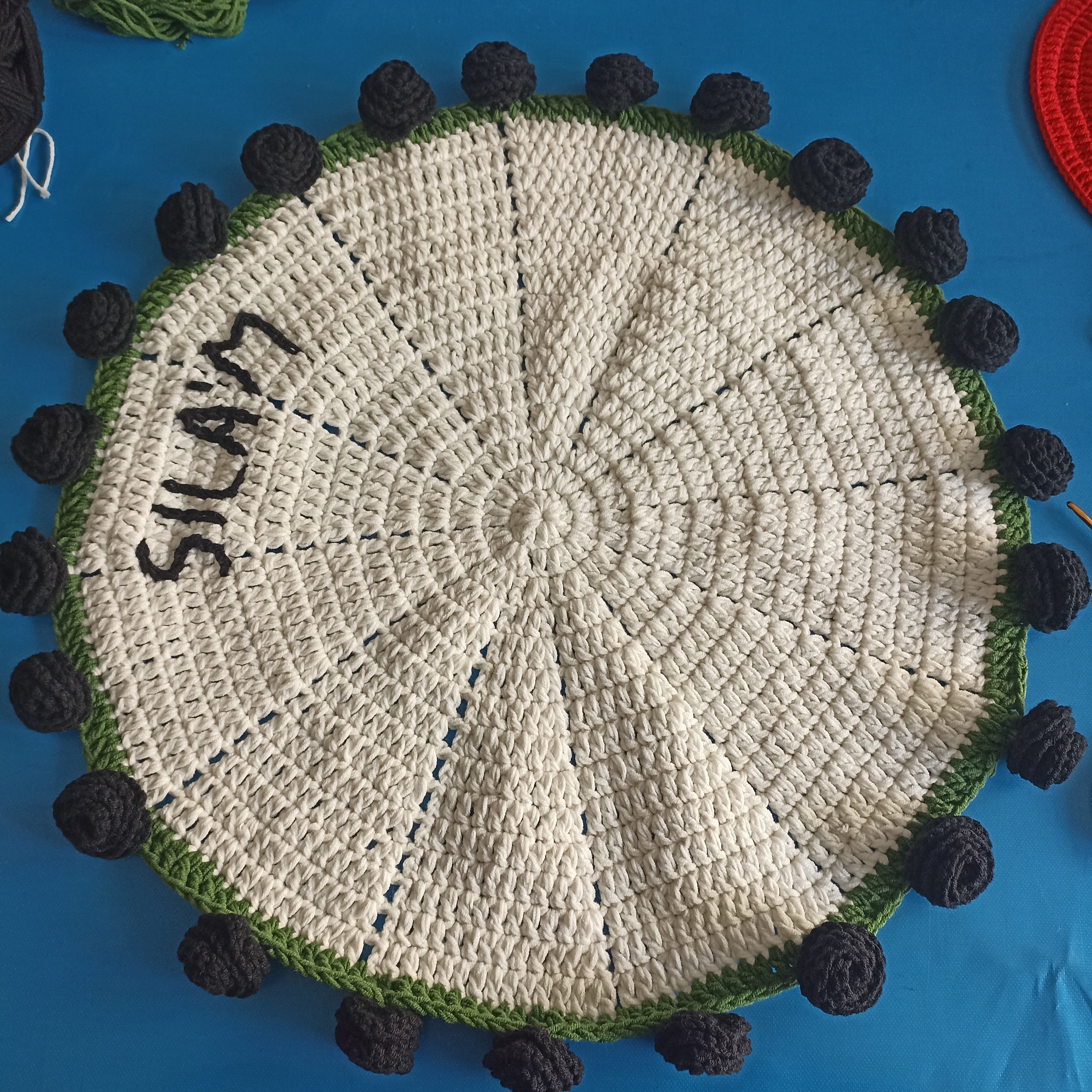 El Yapımı Siyah Gül Buket Battaniye