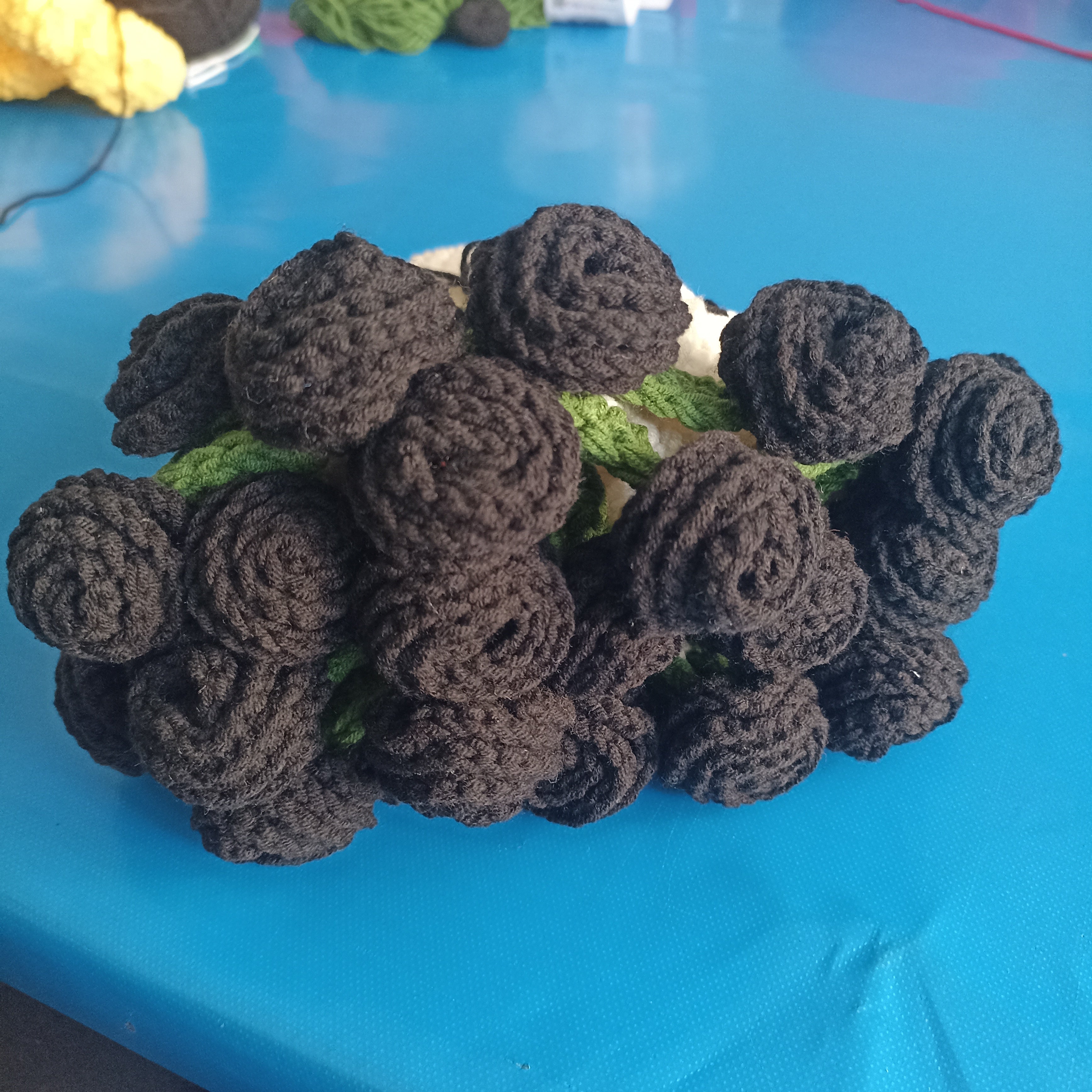 El Yapımı Siyah Gül Buket Battaniye